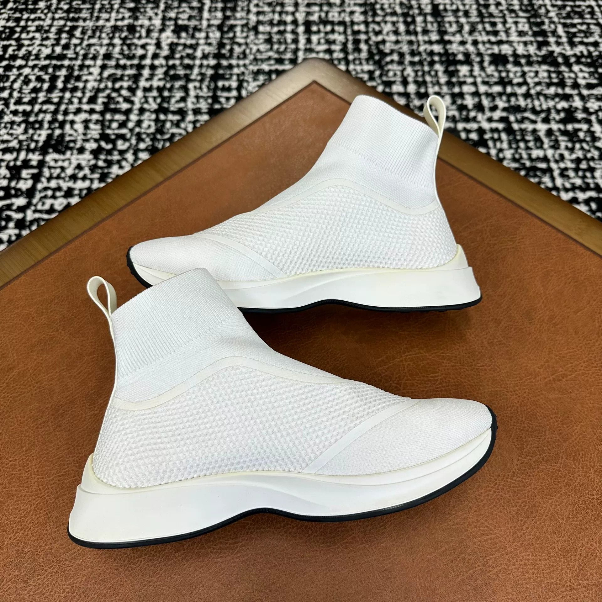 Dior Dior Casual White Hitop Sneakers it_37 Women Size US 7 / IT 37 - 6 Thumbnail