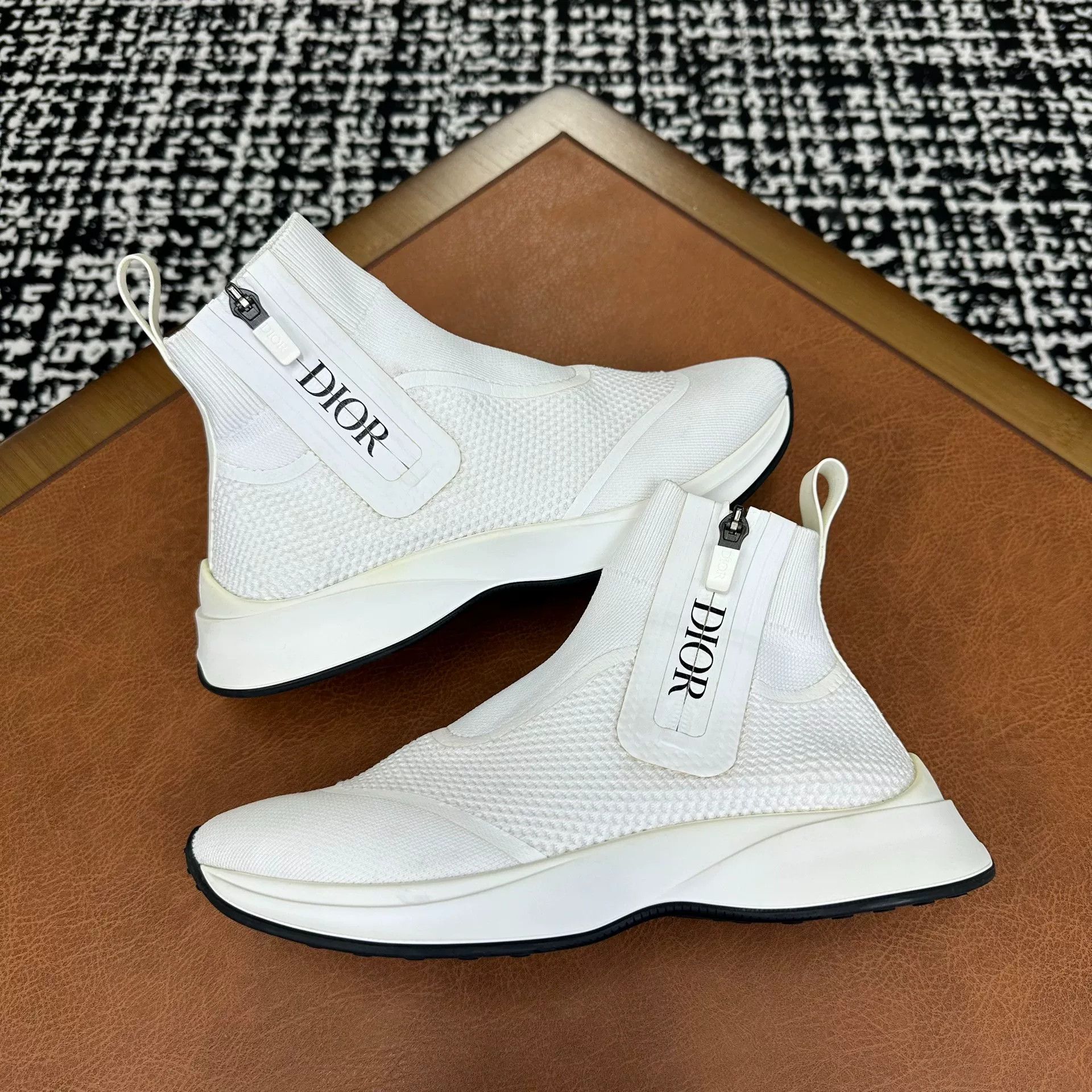 Dior Dior Casual White Hitop Sneakers it_37 Women Size US 7 / IT 37 - 5 Thumbnail