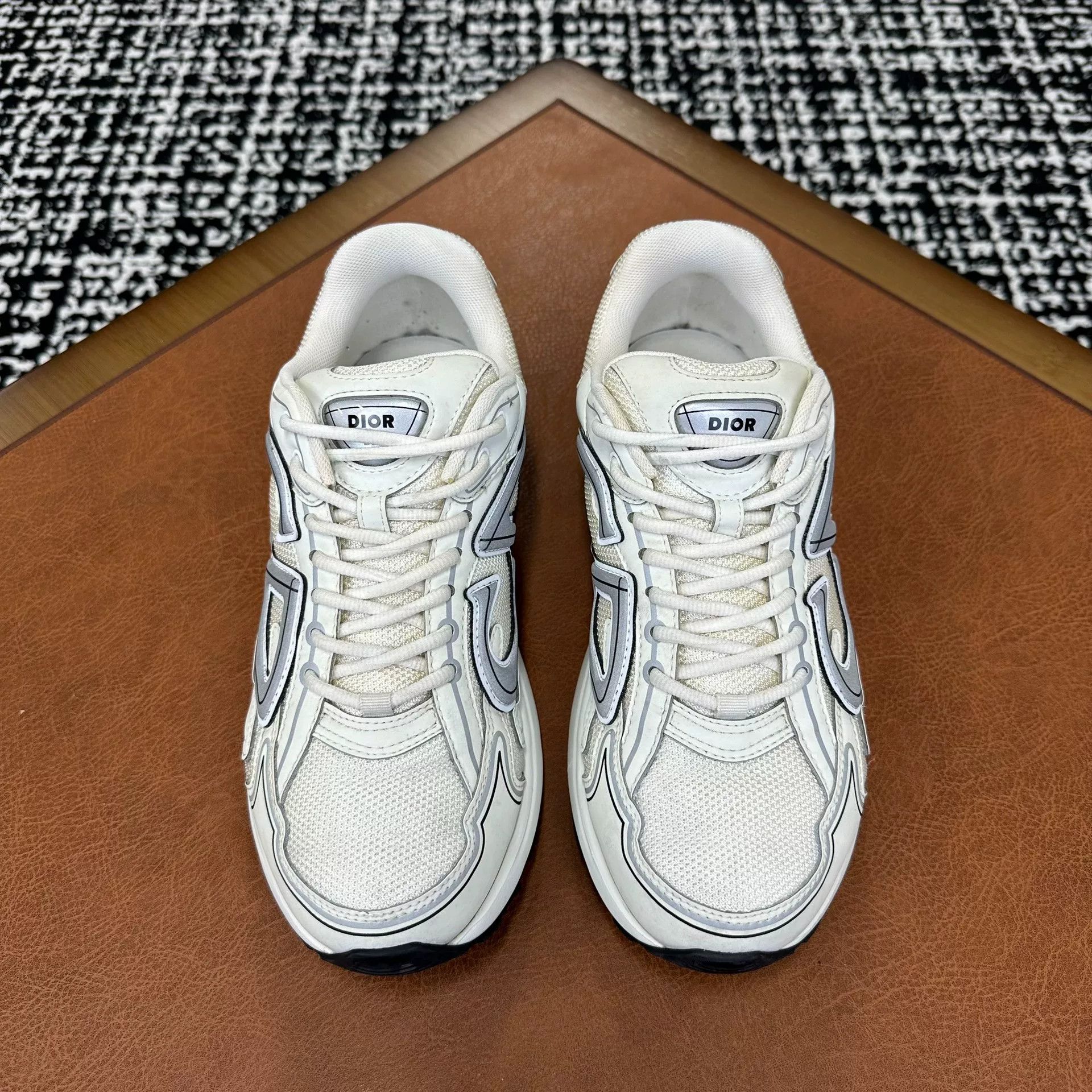 Dior Dior Mesh White Lowtop Sneakers 9 Men Size US 9 / EU 42 - 2 Thumbnail