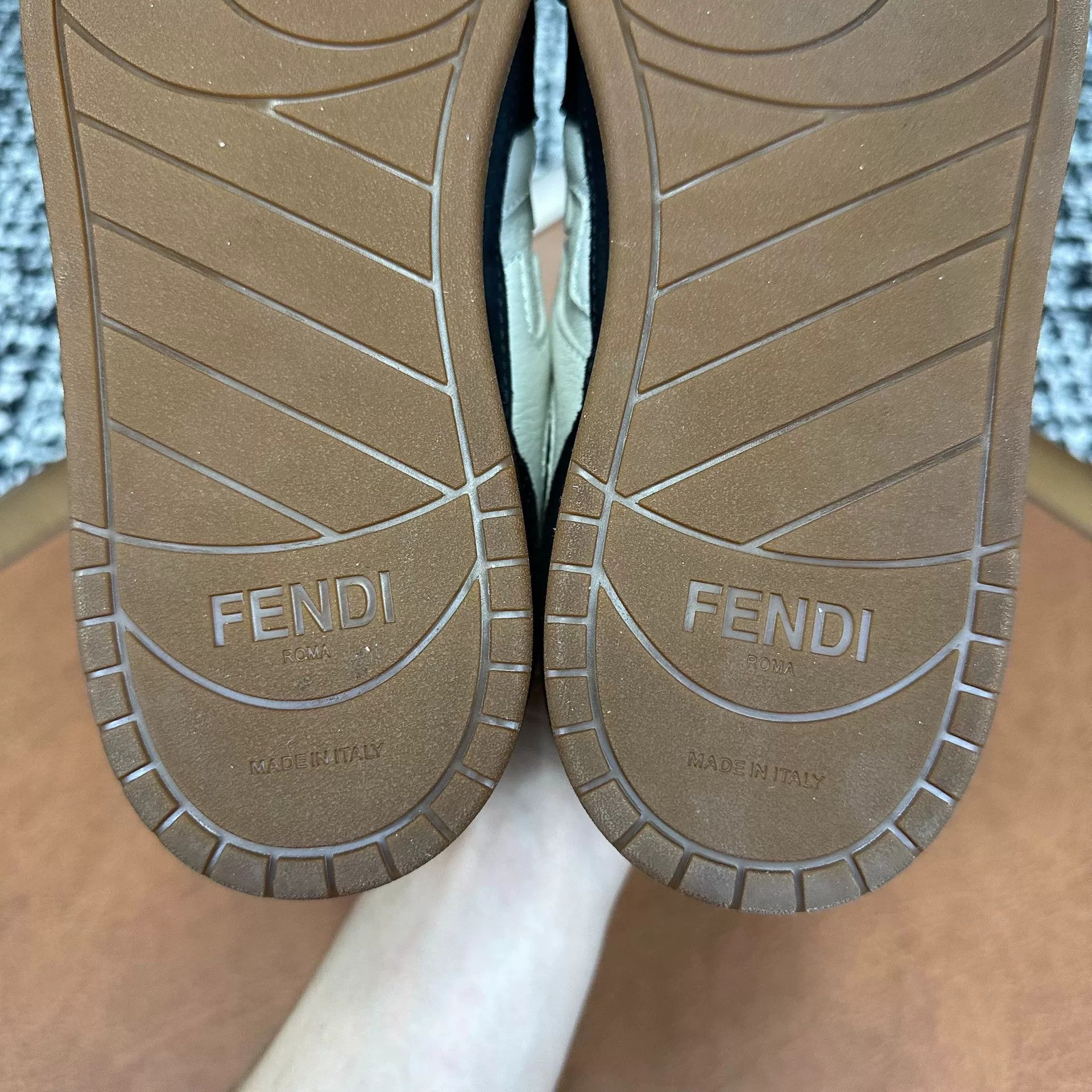 Fendi Fendi Casual Black Lowtop Sneakers it_36 Women Size US 6 / IT 36 - 9 Thumbnail