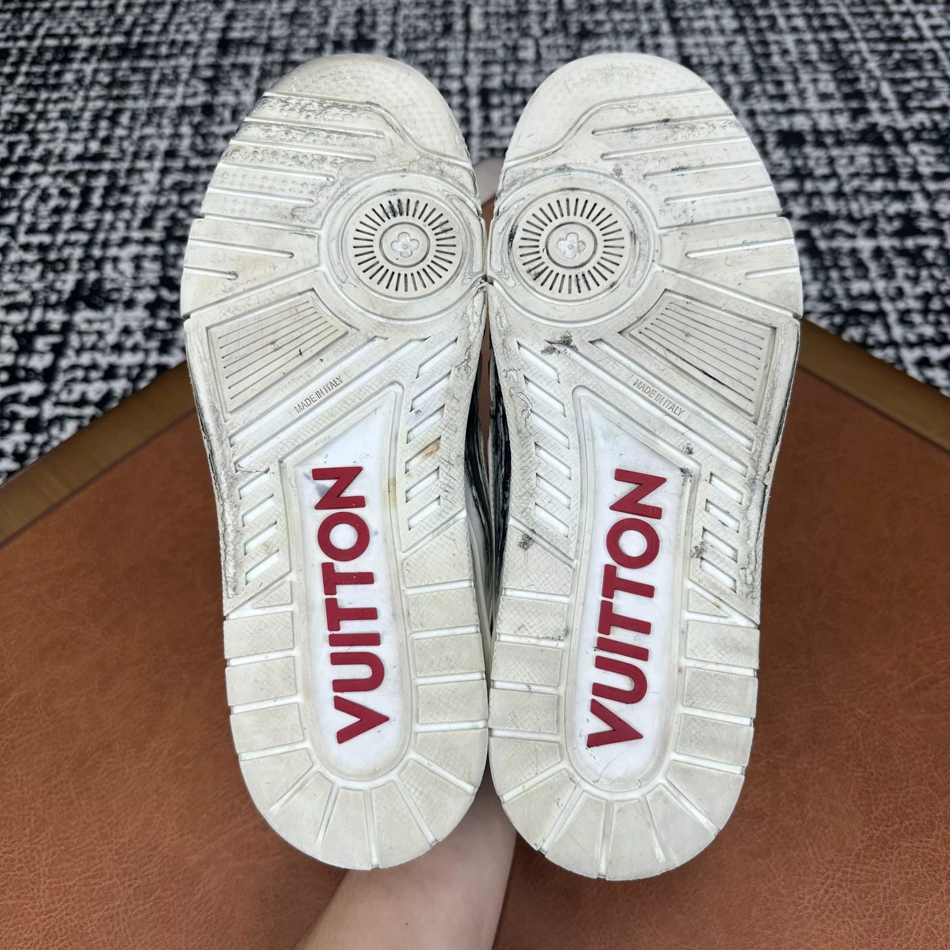 Louis Vuitton Louis Vuitton Training White Lowtop Sneakers 8 Men Size US 8 / EU 41 - 7 Thumbnail