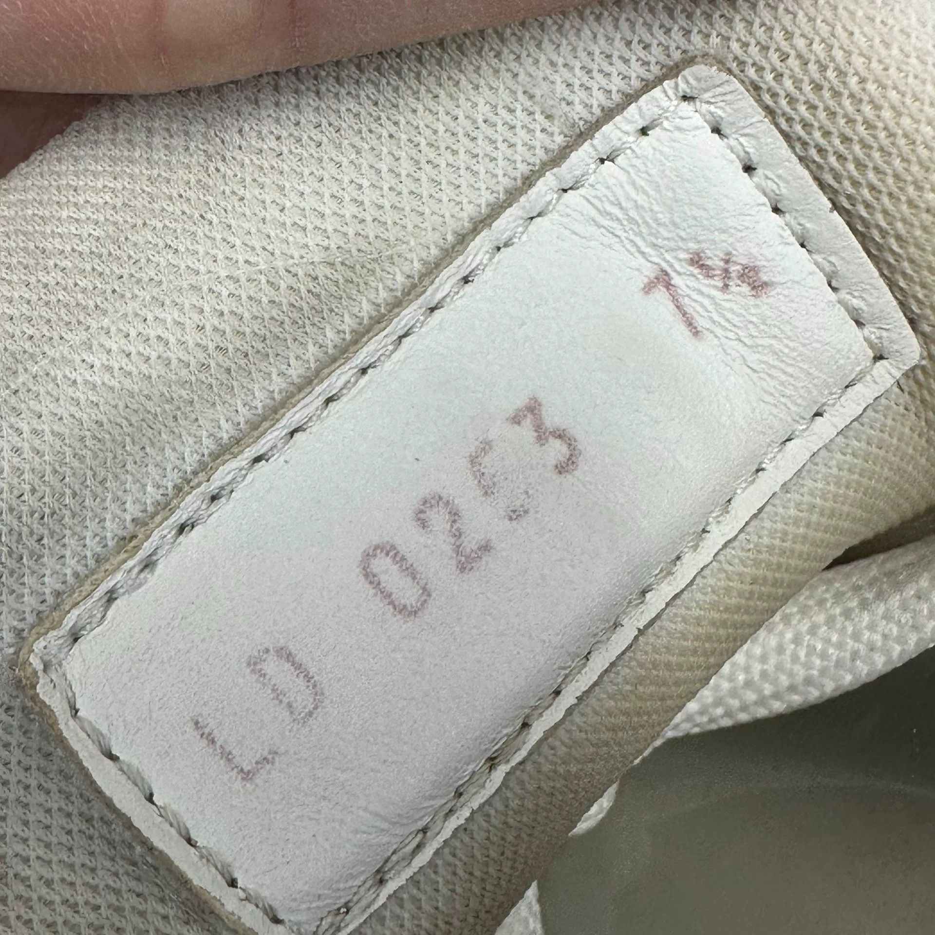 Louis Vuitton Louis Vuitton Training White Lowtop Sneakers 8 Men Size US 8 / EU 41 - 9 Thumbnail
