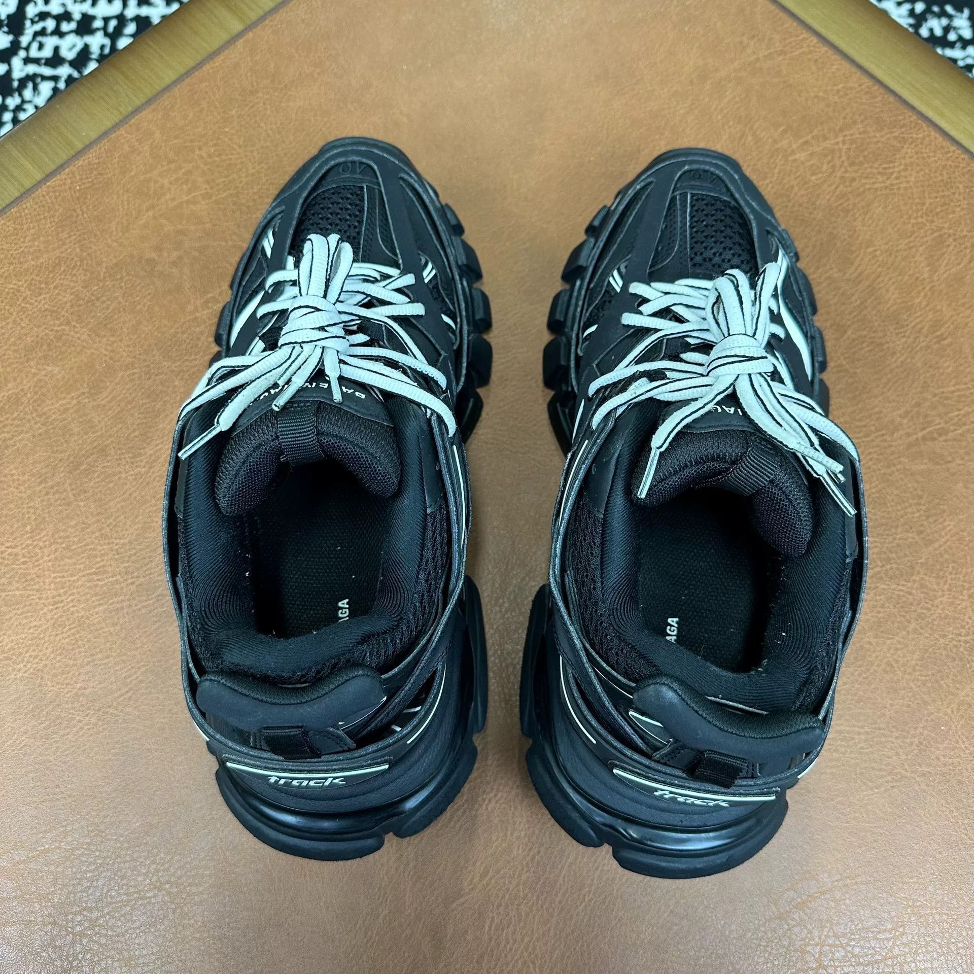 Balenciaga Balenciaga Black Lowtop Sneakers 7 Men Size US 7 / EU 40 - 3 Thumbnail
