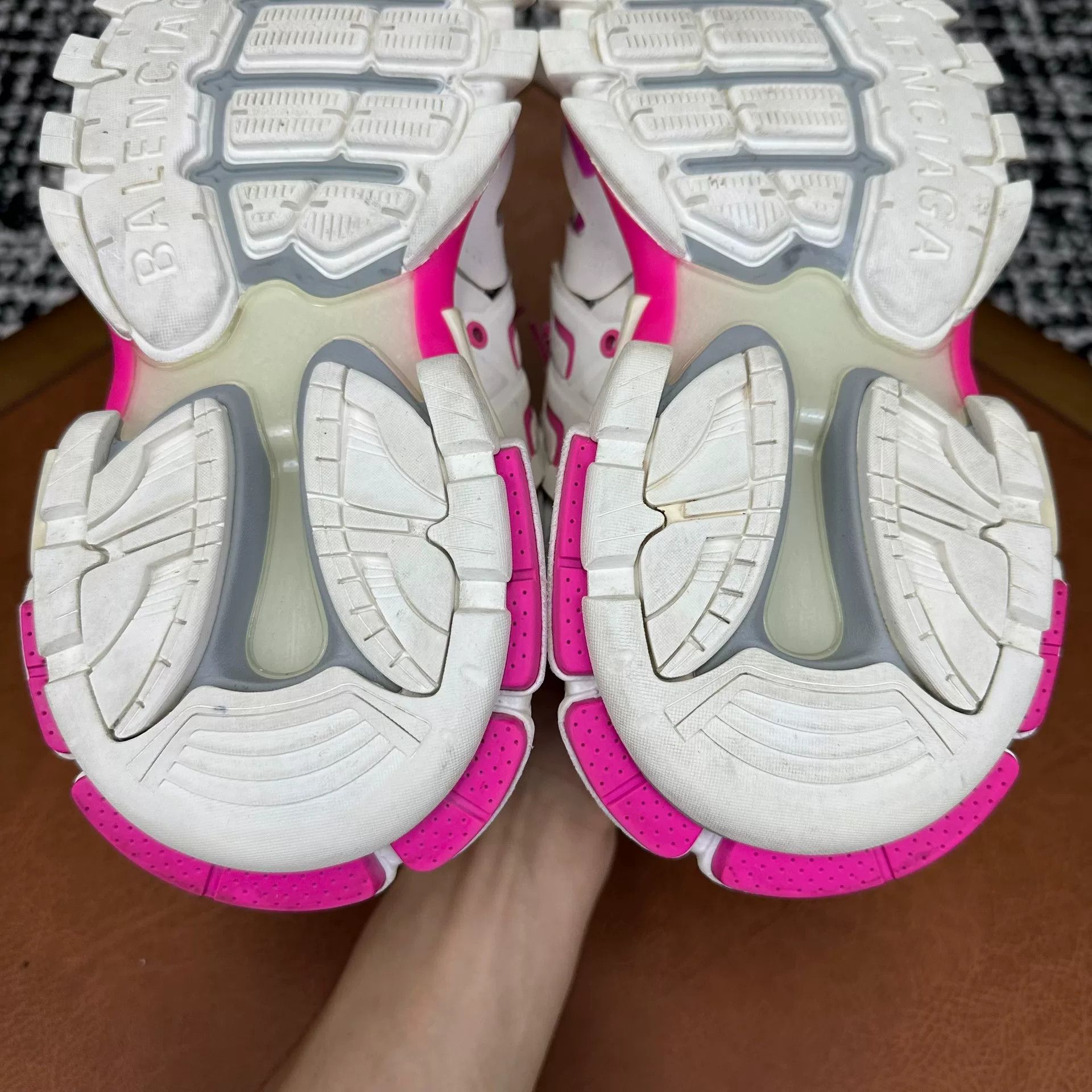 Balenciaga Balenciaga Pink Lowtop Sneakers it_35 Women Size US 5 / IT 35 - 8 Thumbnail