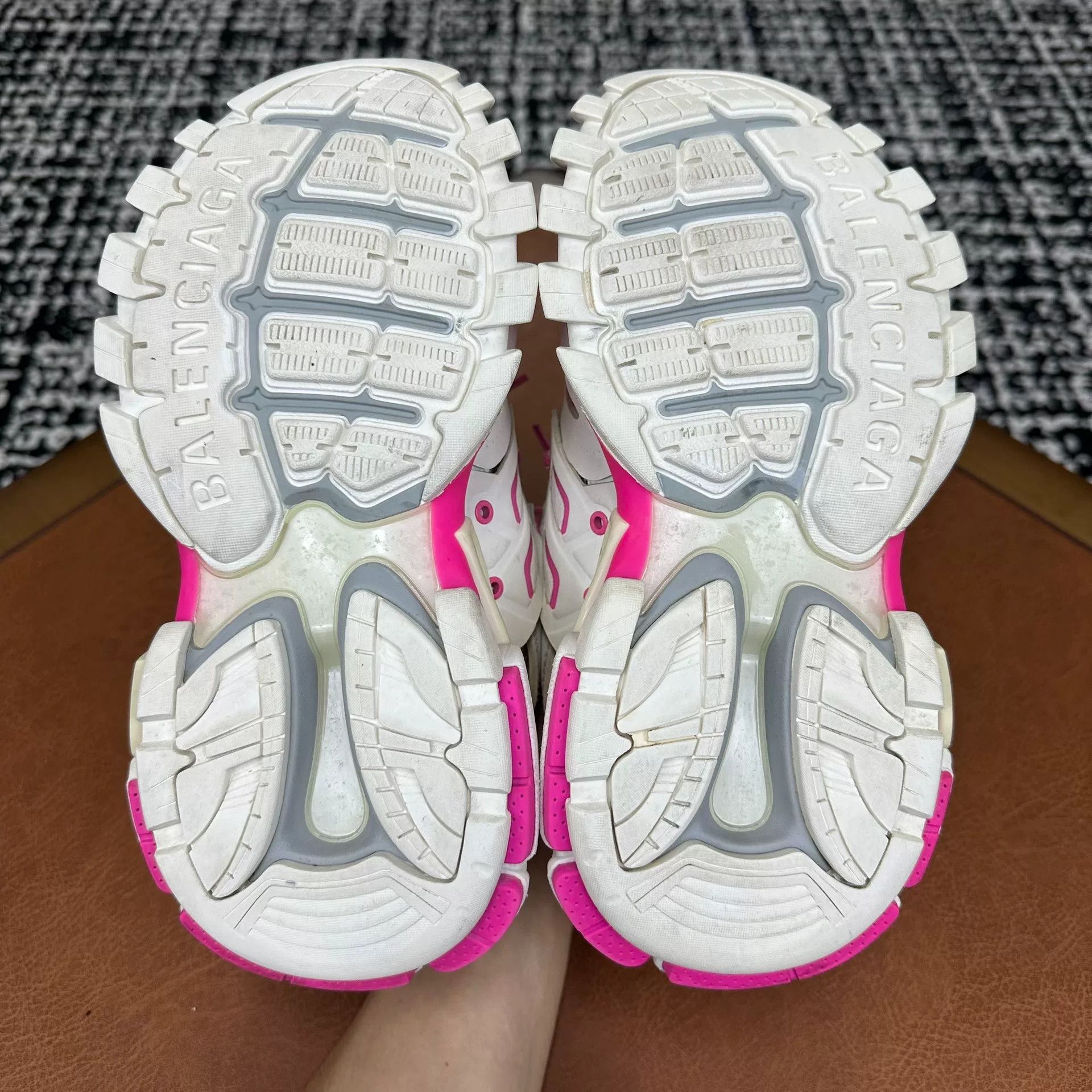 Balenciaga Balenciaga Pink Lowtop Sneakers it_35 Women Size US 5 / IT 35 - 7 Thumbnail