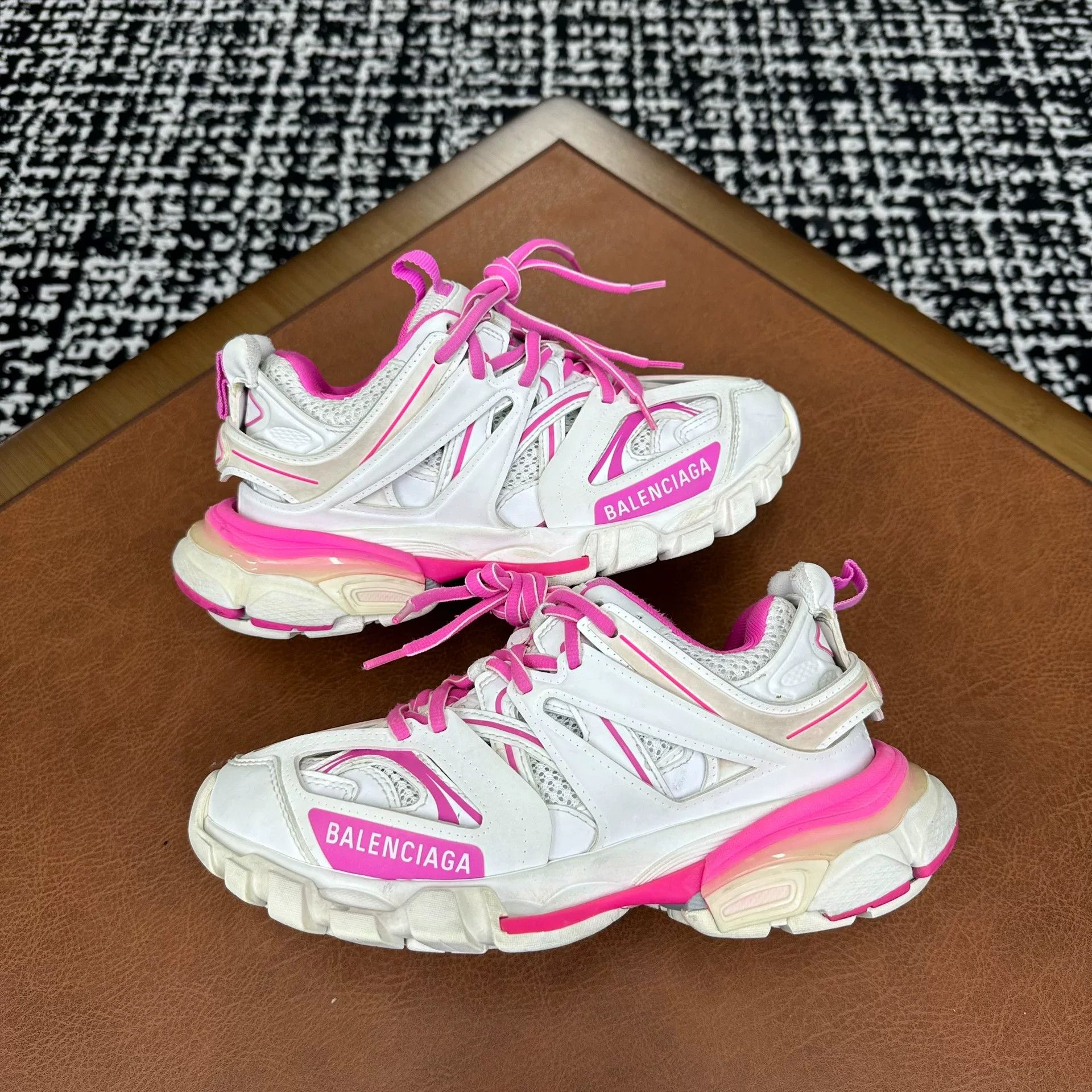 Balenciaga Balenciaga Pink Lowtop Sneakers it_35 Women Size US 5 / IT 35 - 5 Thumbnail