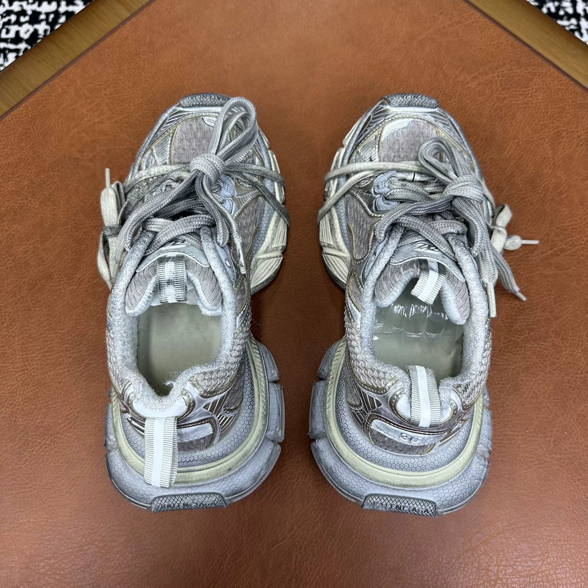 Balenciaga Balenciaga Mesh Beige Lowtop Sneakers it_36 Women Size US 6 / IT 36 - 3 Thumbnail