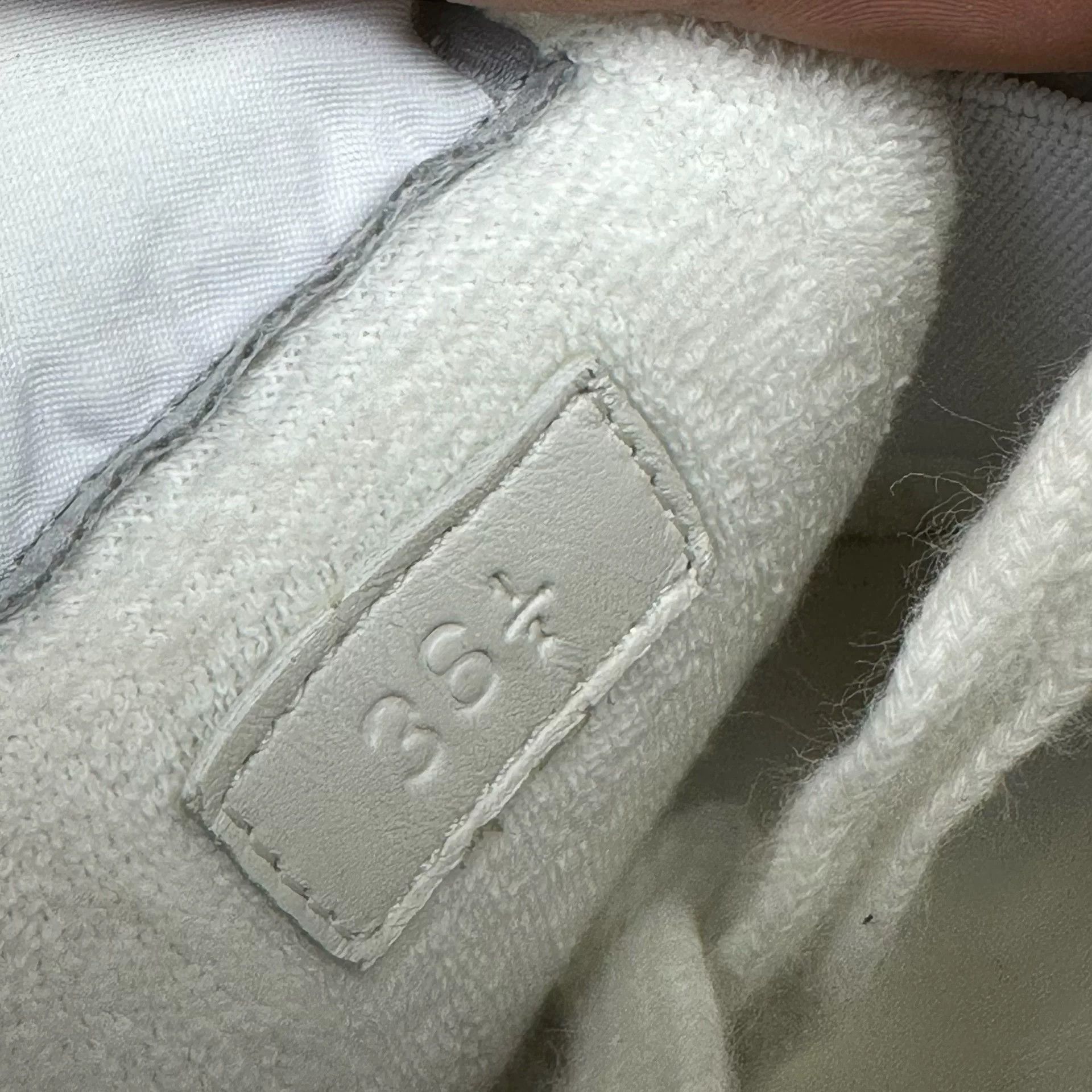 Gucci Gucci Gray Lowtop Sneakers it_36-5 Women Size US 6.5 / IT 36.5 - 9 Thumbnail