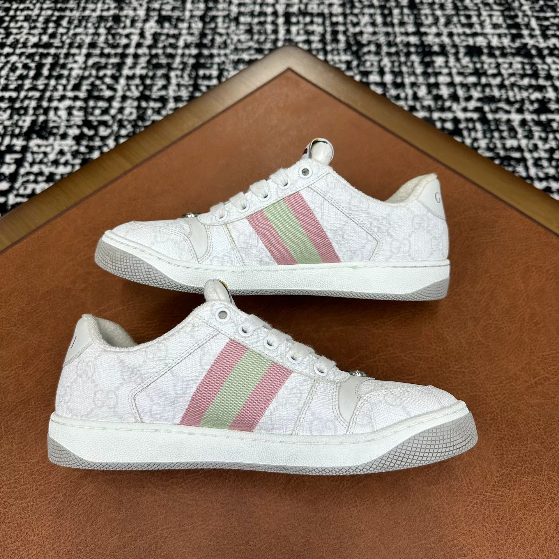 Gucci Gucci Gray Lowtop Sneakers it_36-5 Women Size US 6.5 / IT 36.5 - 7 Thumbnail
