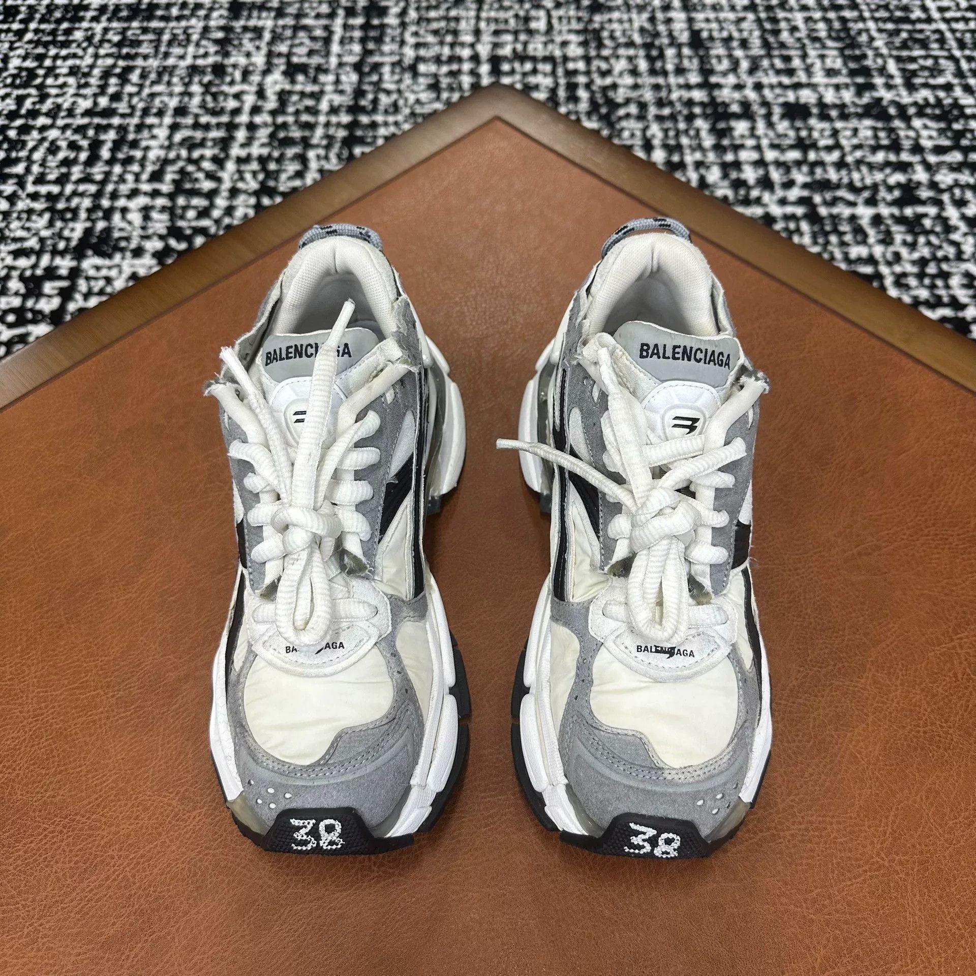 Balenciaga Balenciaga Running Multi Lowtop Sneakers it_38 Women Size US 8 / IT 38 - 2 Thumbnail