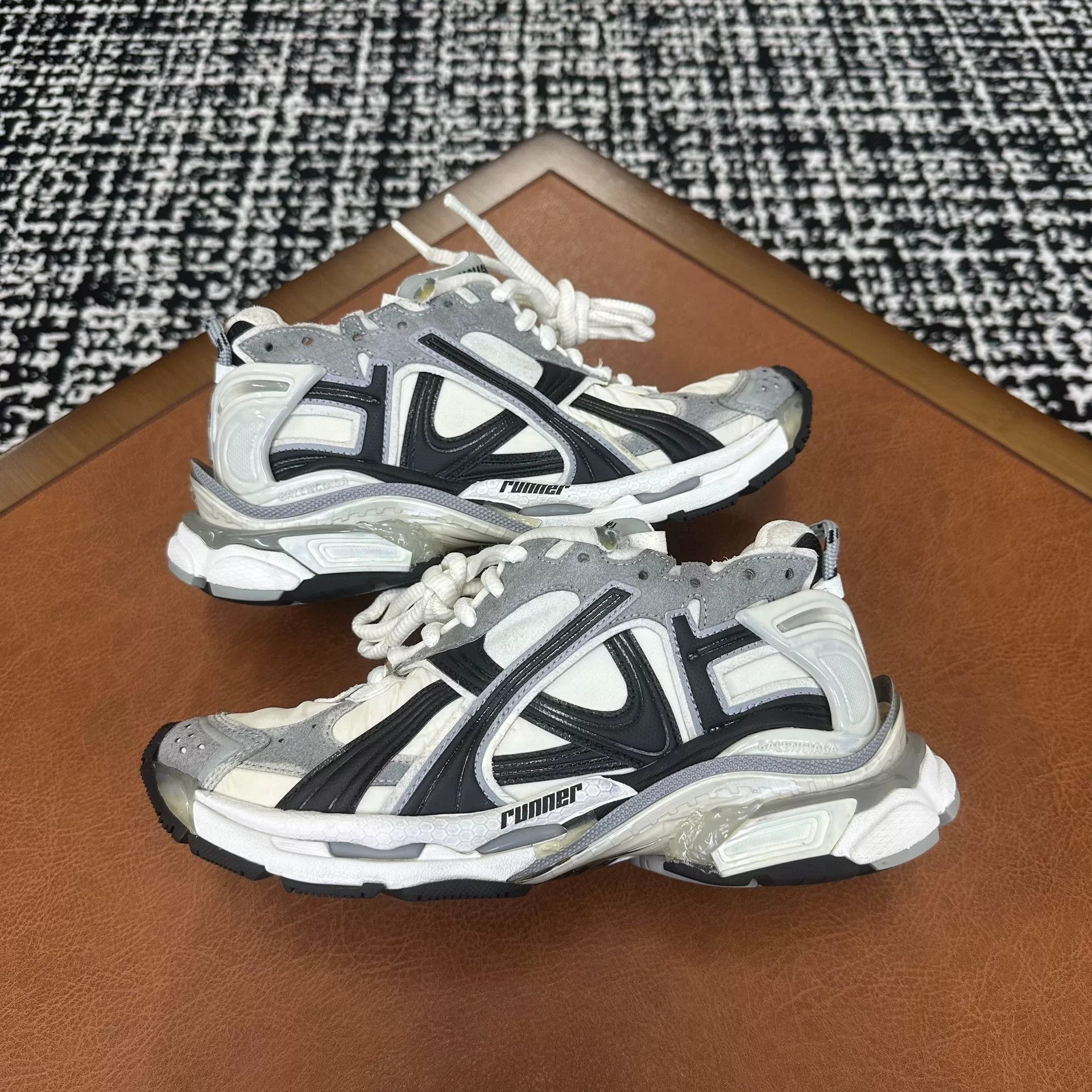 Balenciaga Balenciaga Running Multi Lowtop Sneakers it_38 Women Size US 8 / IT 38 - 6 Thumbnail