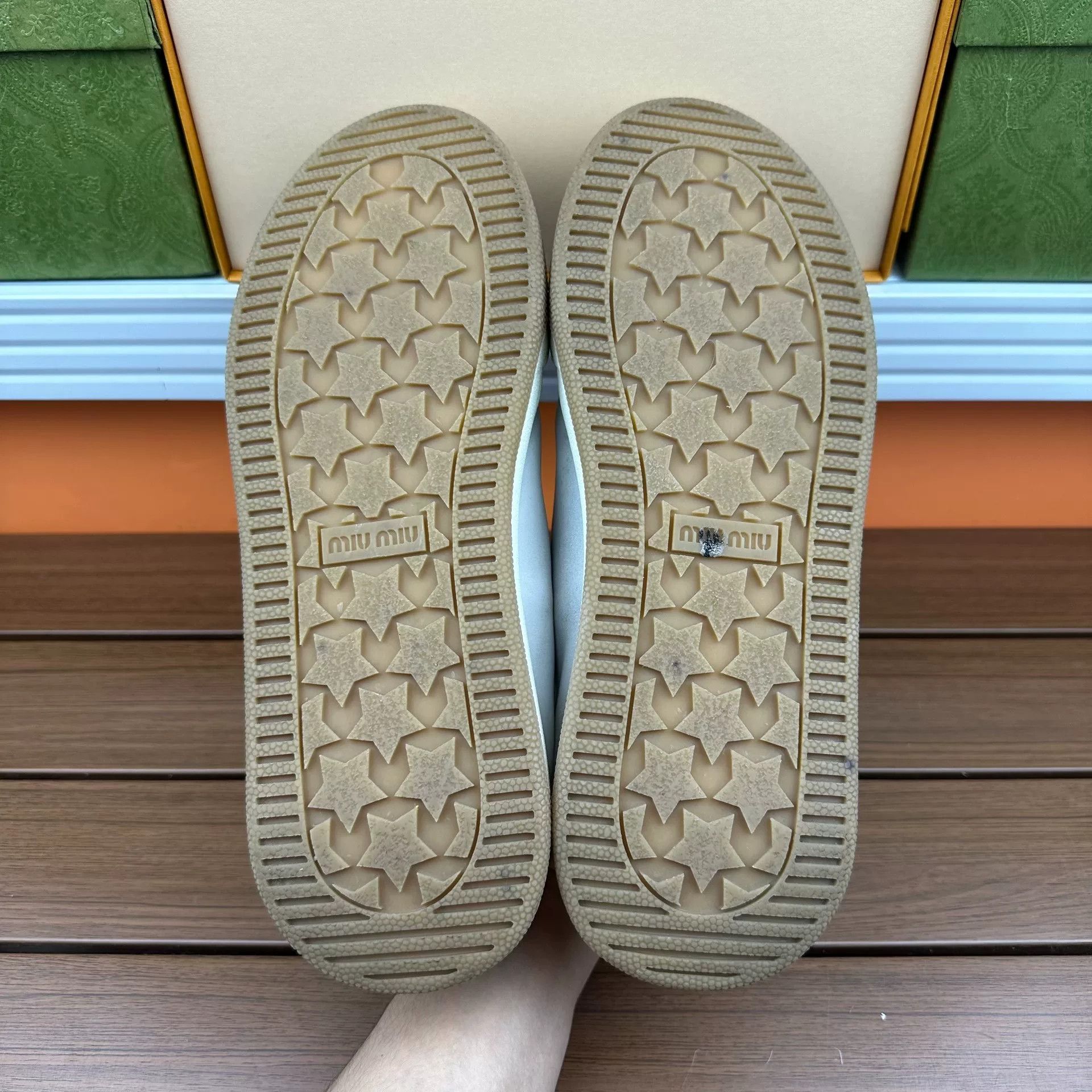 Miu Miu Miu Miu Casual White Lowtop Sneakers it_37-5 Women Size US 7.5 / IT 37.5 - 8 Thumbnail
