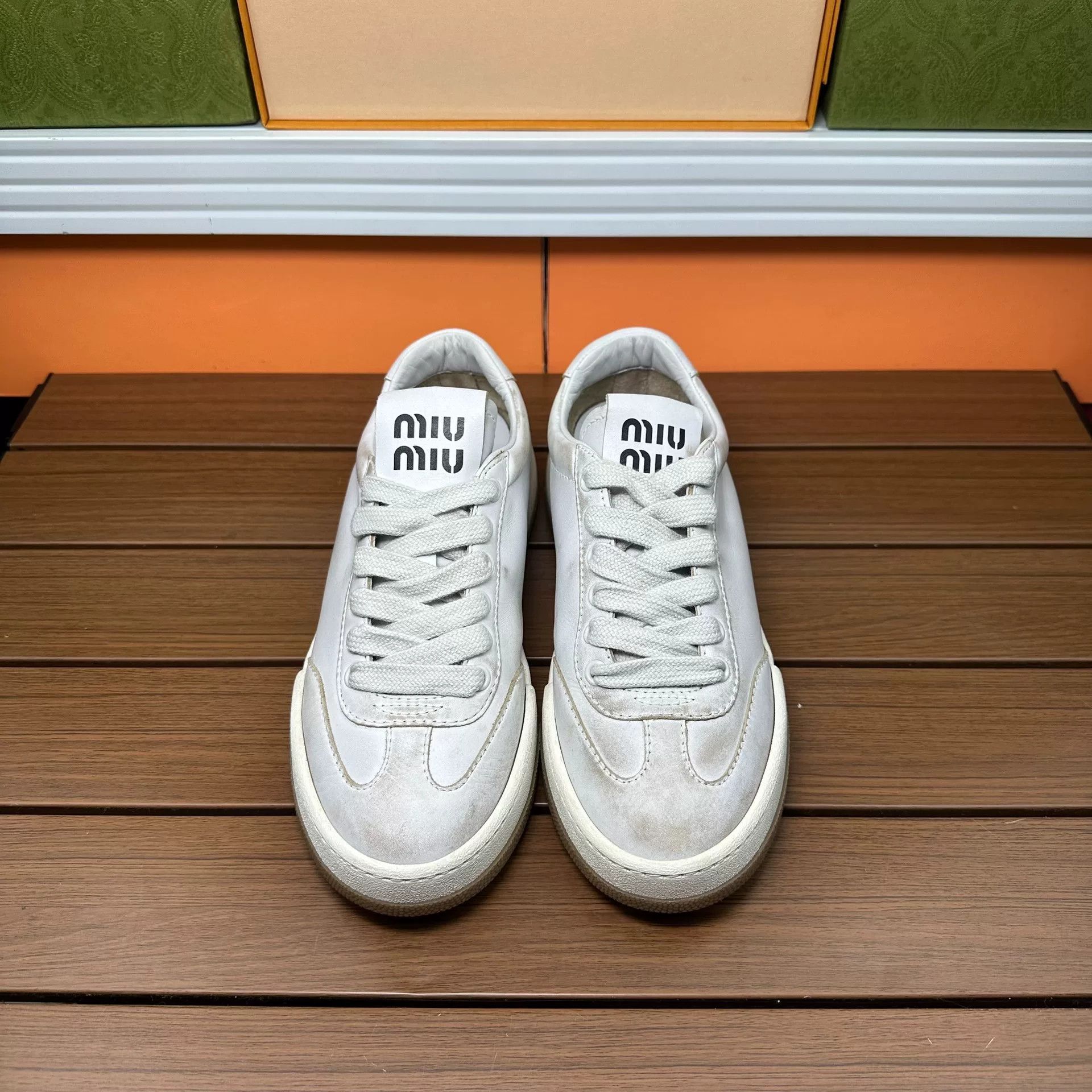 Miu Miu Miu Miu Casual White Lowtop Sneakers it_37-5 Women Size US 7.5 / IT 37.5 - 4 Thumbnail