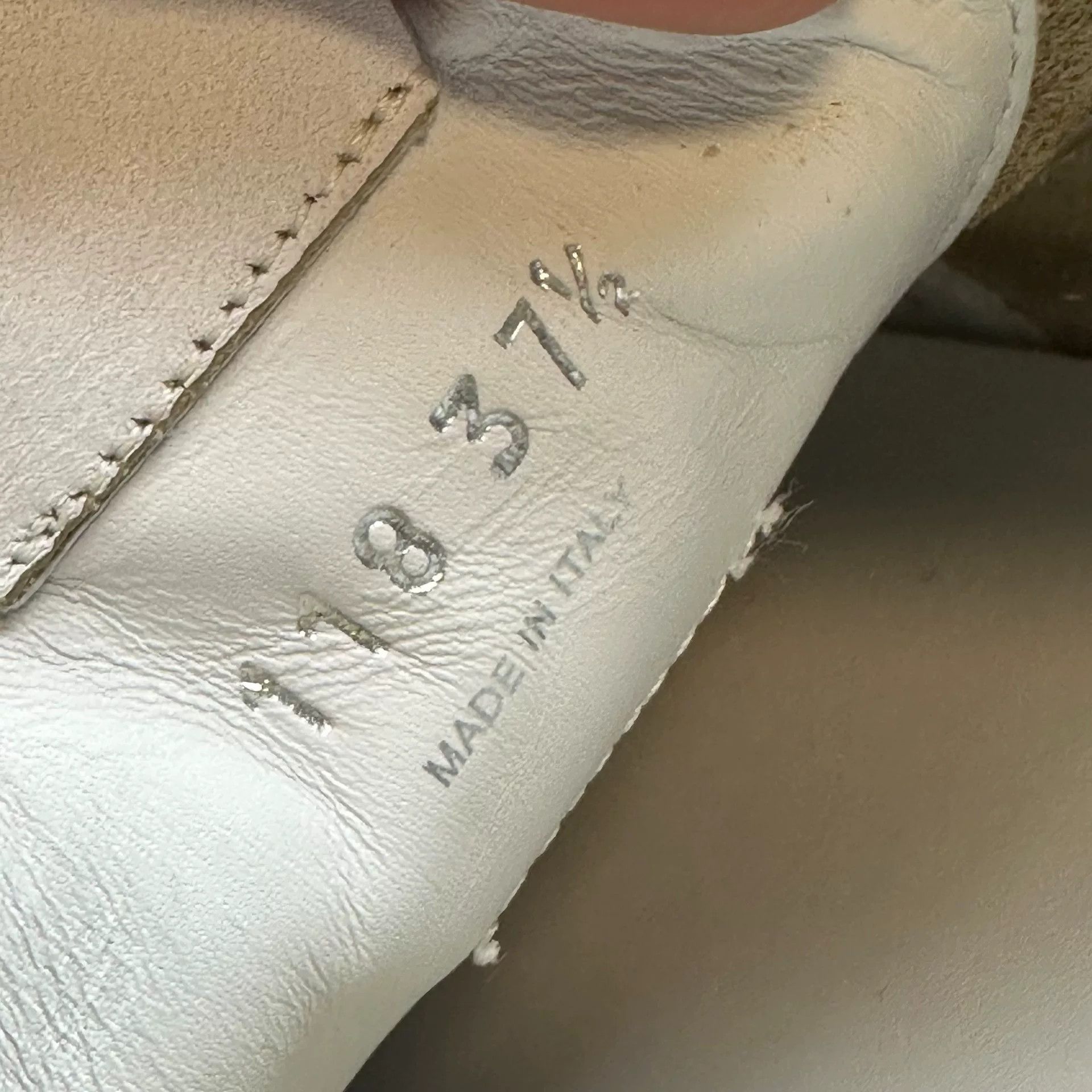 Miu Miu Miu Miu Casual White Lowtop Sneakers it_37-5 Women Size US 7.5 / IT 37.5 - 9 Thumbnail