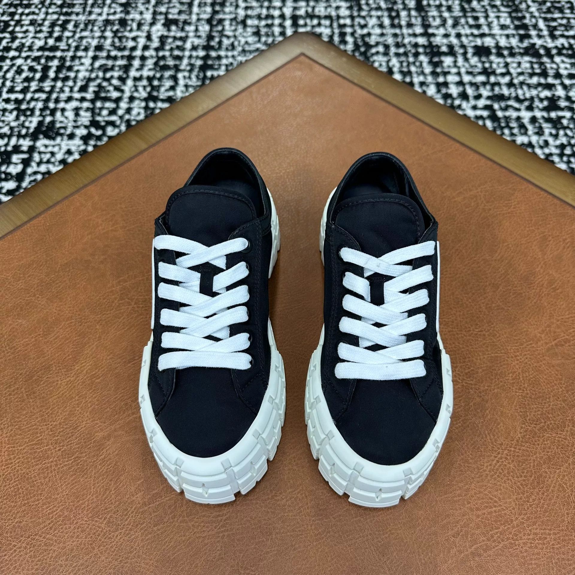 Prada Prada Lightweight Black Lowtop Sneakers it_35 Women Size US 5 / IT 35 - 2 Thumbnail