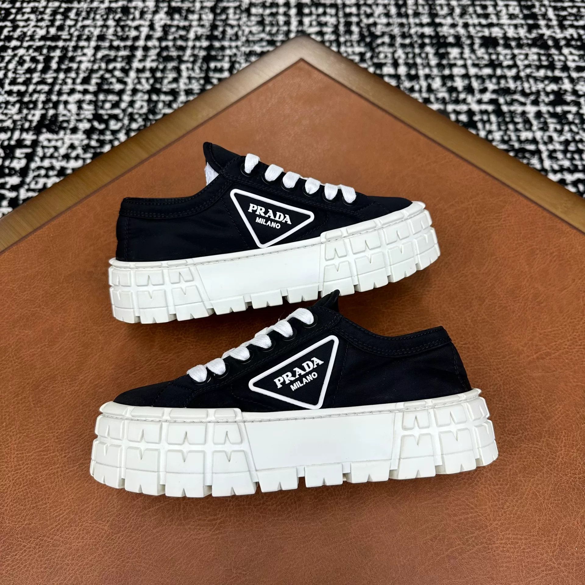 Prada Prada Lightweight Black Lowtop Sneakers it_35 Women Size US 5 / IT 35 - 5 Thumbnail