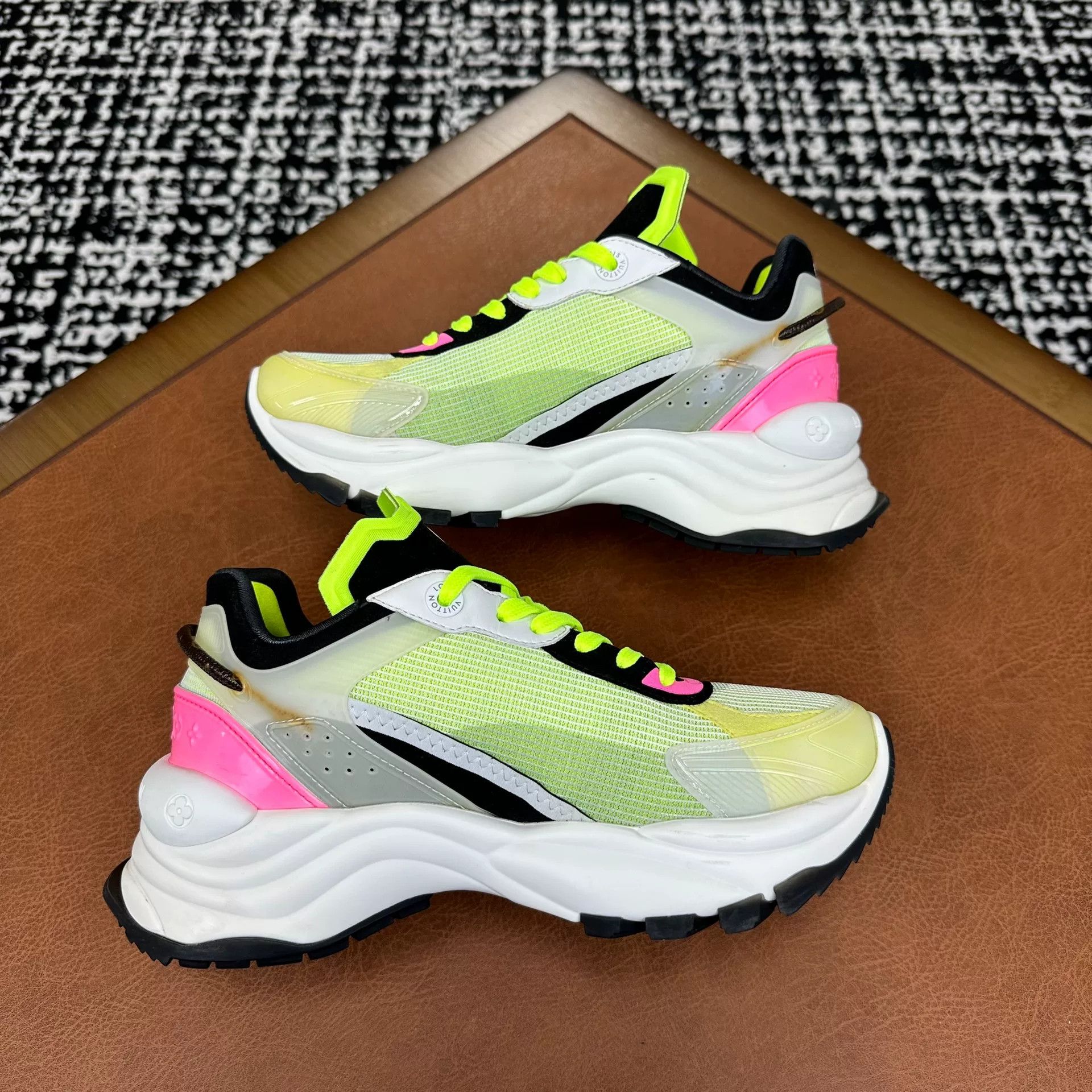 Louis Vuitton Louis Vuitton Lowtop Sneakers it_36 Women Size US 6 / IT 36 - 5 Thumbnail