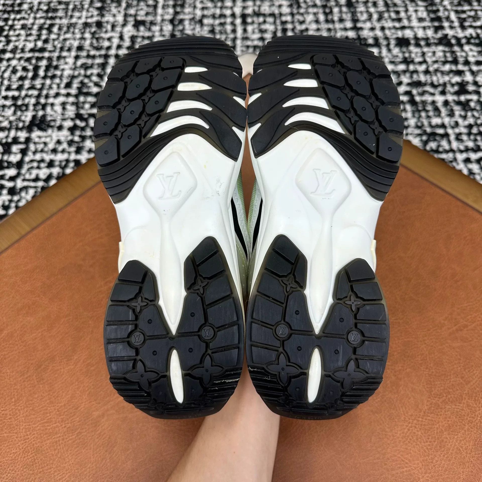 Louis Vuitton Louis Vuitton Lowtop Sneakers it_36 Women Size US 6 / IT 36 - 8 Thumbnail