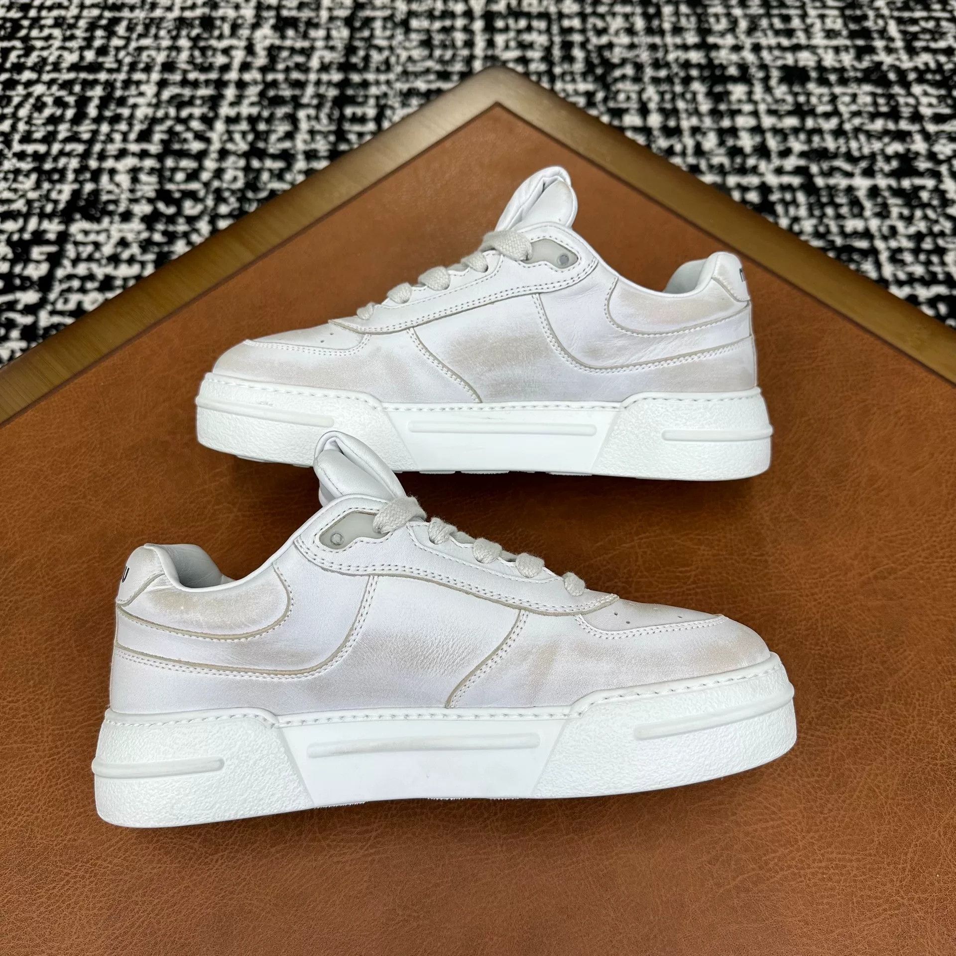 Miu Miu Miu Miu Retro White Lowtop Sneakers it_38 Women Size US 8 / IT 38 - 7 Thumbnail