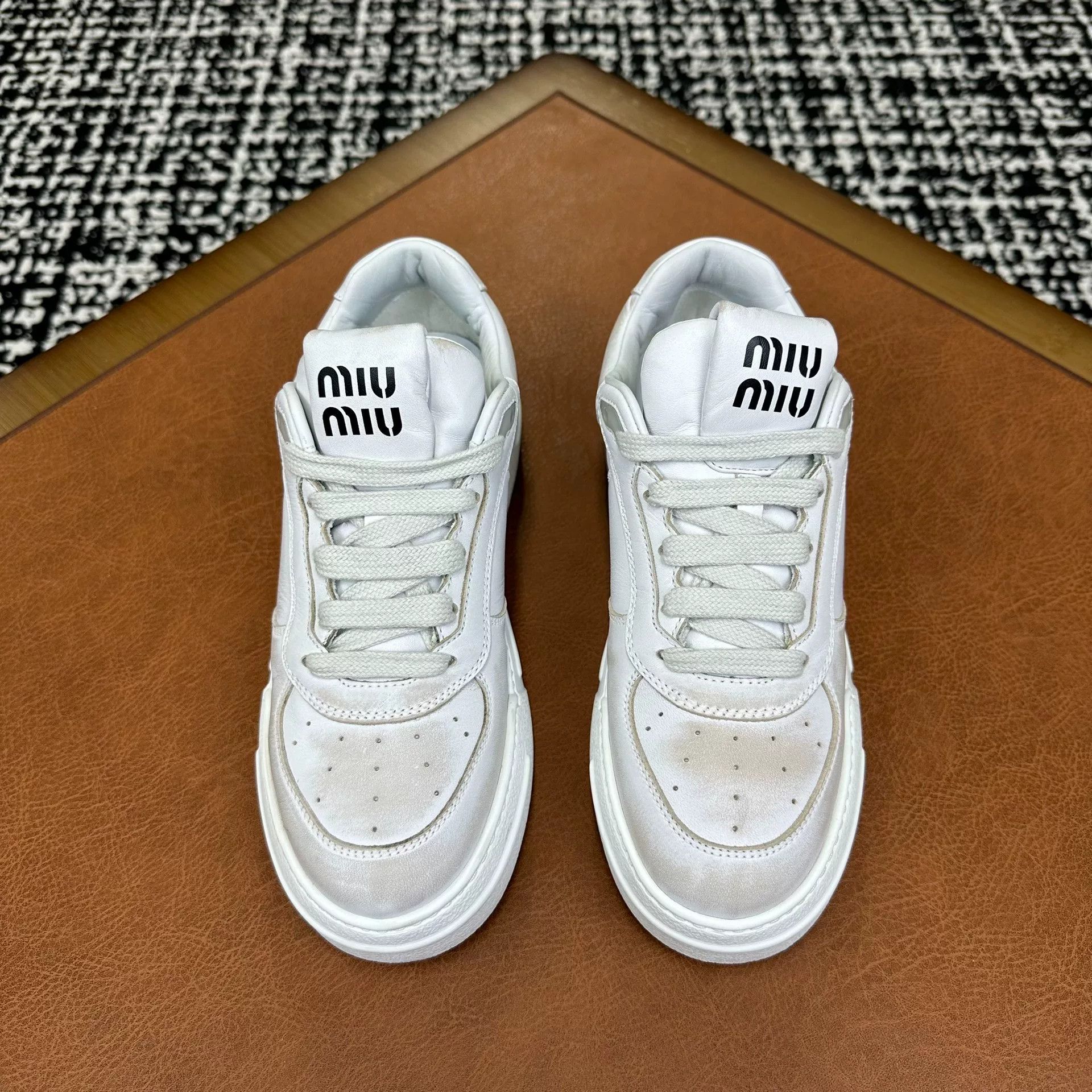 Miu Miu Miu Miu Retro White Lowtop Sneakers it_38 Women Size US 8 / IT 38 - 2 Thumbnail