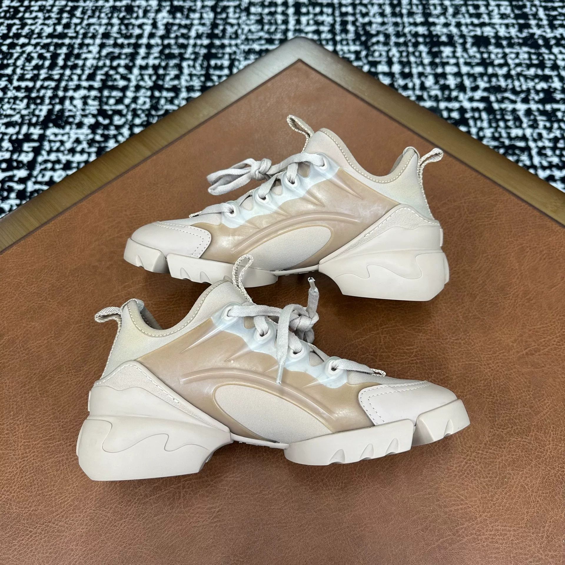 Dior Dior Leather Lowtop Sneakers it_35-5 Women Size US 5.5 / IT 35.5 - 6 Thumbnail