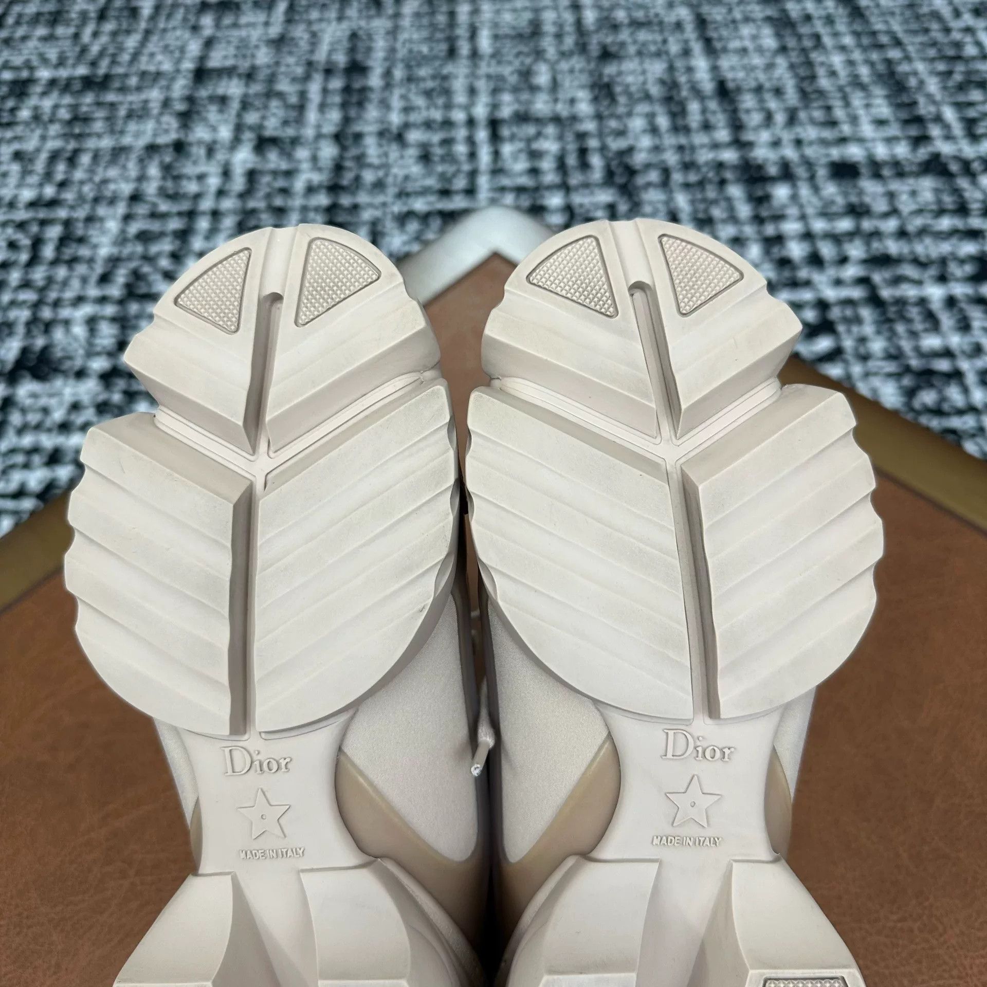 Dior Dior Leather Lowtop Sneakers it_35-5 Women Size US 5.5 / IT 35.5 - 8 Thumbnail