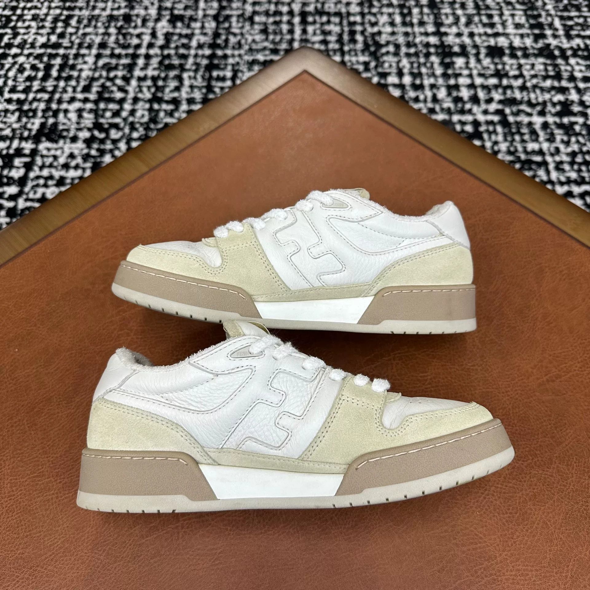 Fendi Fendi Casual White Lowtop Sneakers it_37 Women Size US 7 / IT 37 - 5 Thumbnail