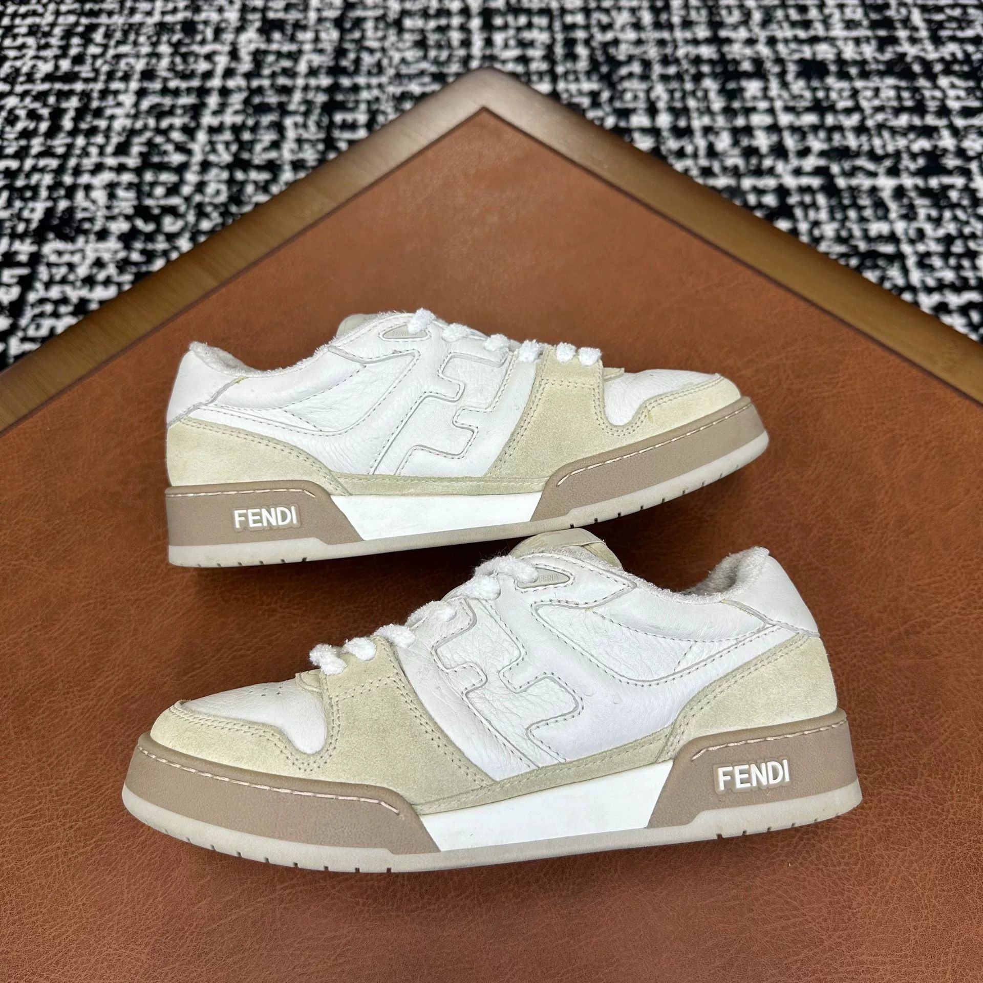 Fendi Fendi Casual White Lowtop Sneakers it_37 Women Size US 7 / IT 37 - 4 Thumbnail