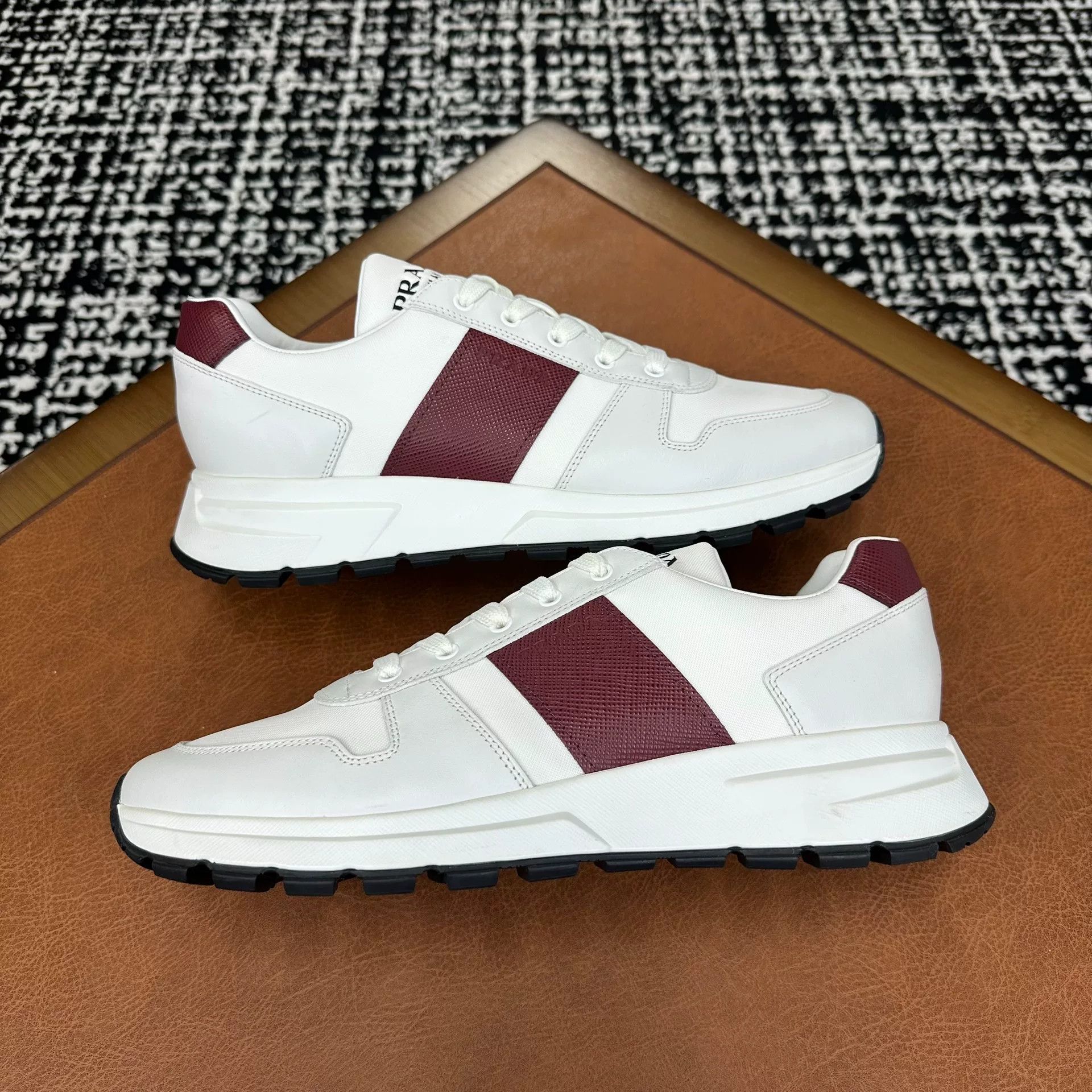 Prada Prada Casual Red Lowtop Sneakers 10 Men Size US 10 / EU 43 - 4 Thumbnail