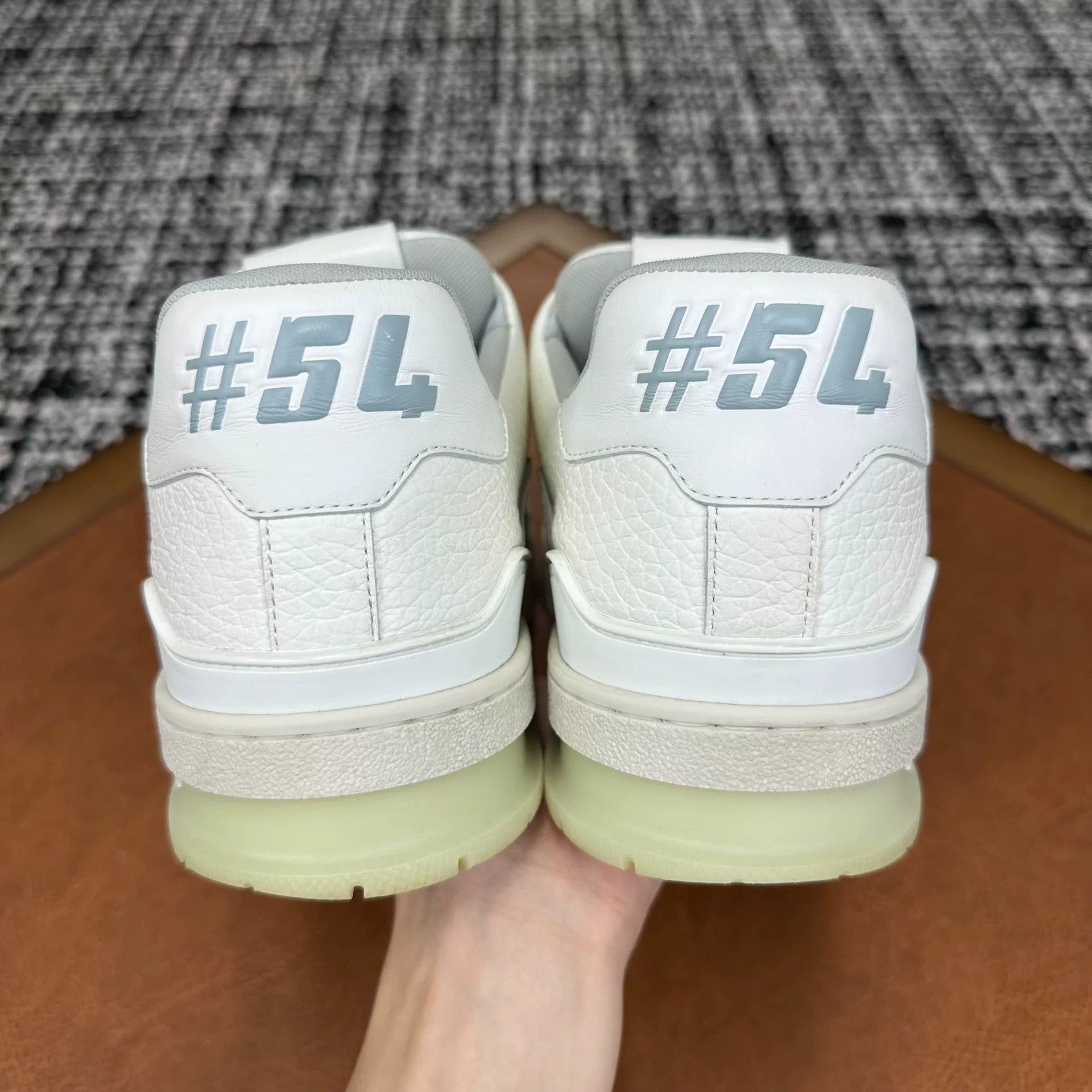 Louis Vuitton Louis Vuitton White Lowtop Sneakers 10 Men Size US 10 / EU 43 - 3 Thumbnail