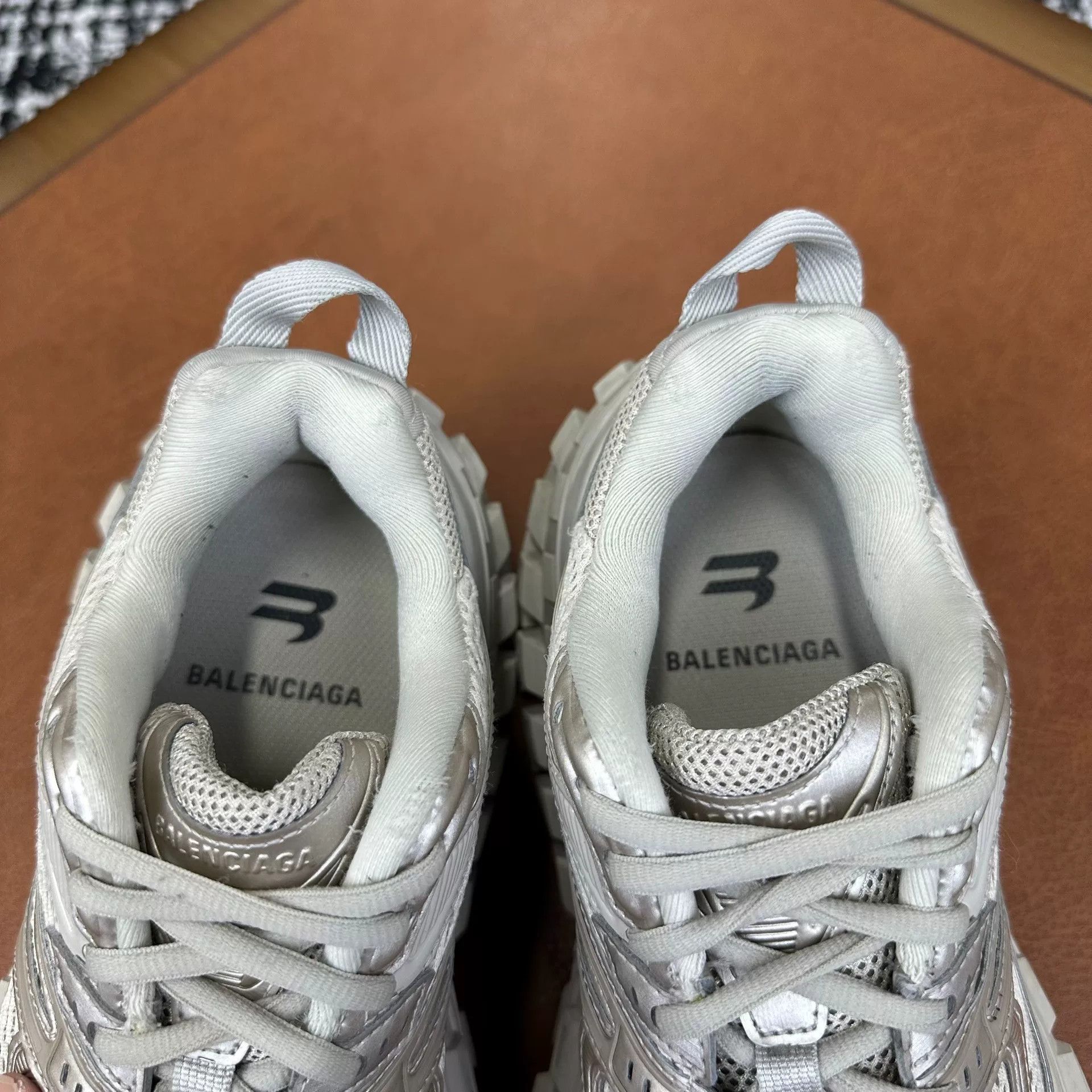 Balenciaga Balenciaga Brown Lowtop Sneakers it_38 Women Size US 8 / IT 38 - 7 Thumbnail