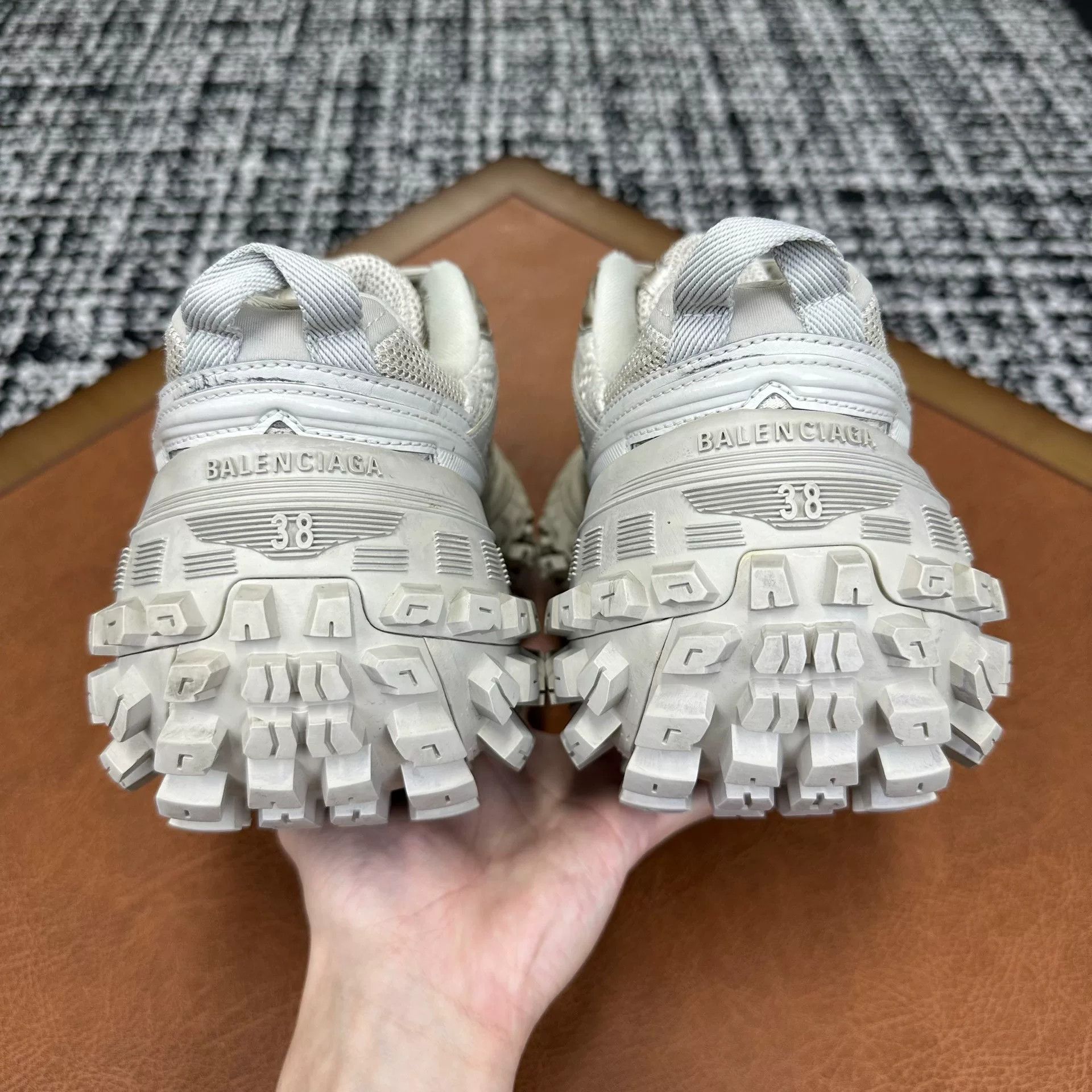 Balenciaga Balenciaga Brown Lowtop Sneakers it_38 Women Size US 8 / IT 38 - 3 Thumbnail