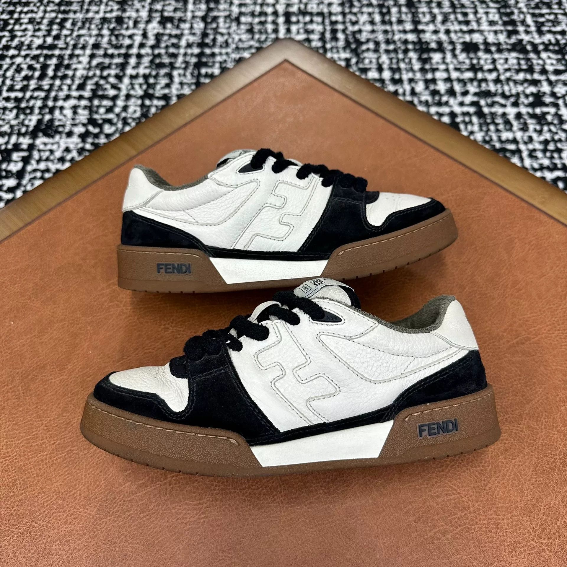 Fendi Fendi Black Lowtop Sneakers it_38 Women Size US 8 / IT 38 - 5 Thumbnail