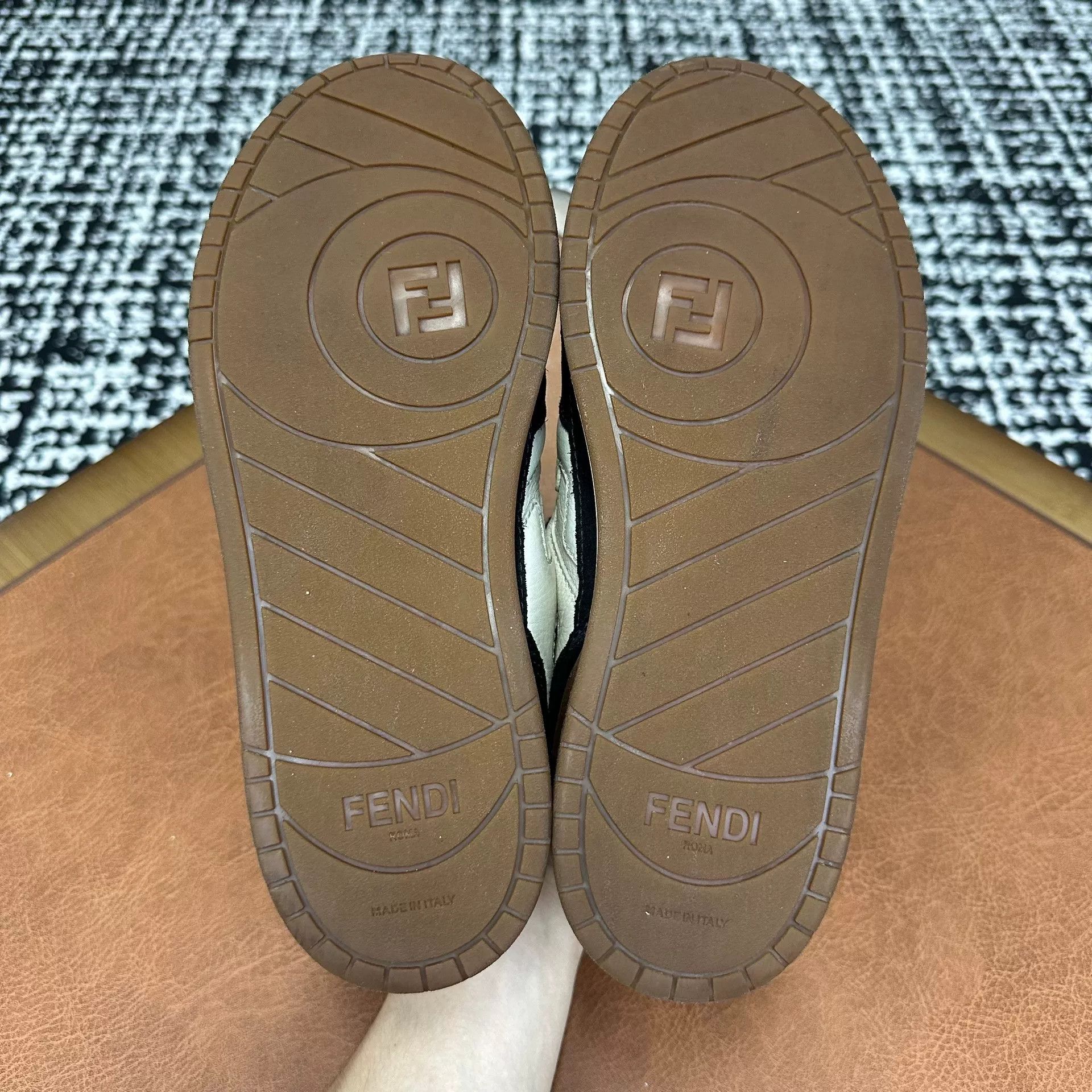 Fendi Fendi Black Lowtop Sneakers it_38 Women Size US 8 / IT 38 - 4 Thumbnail