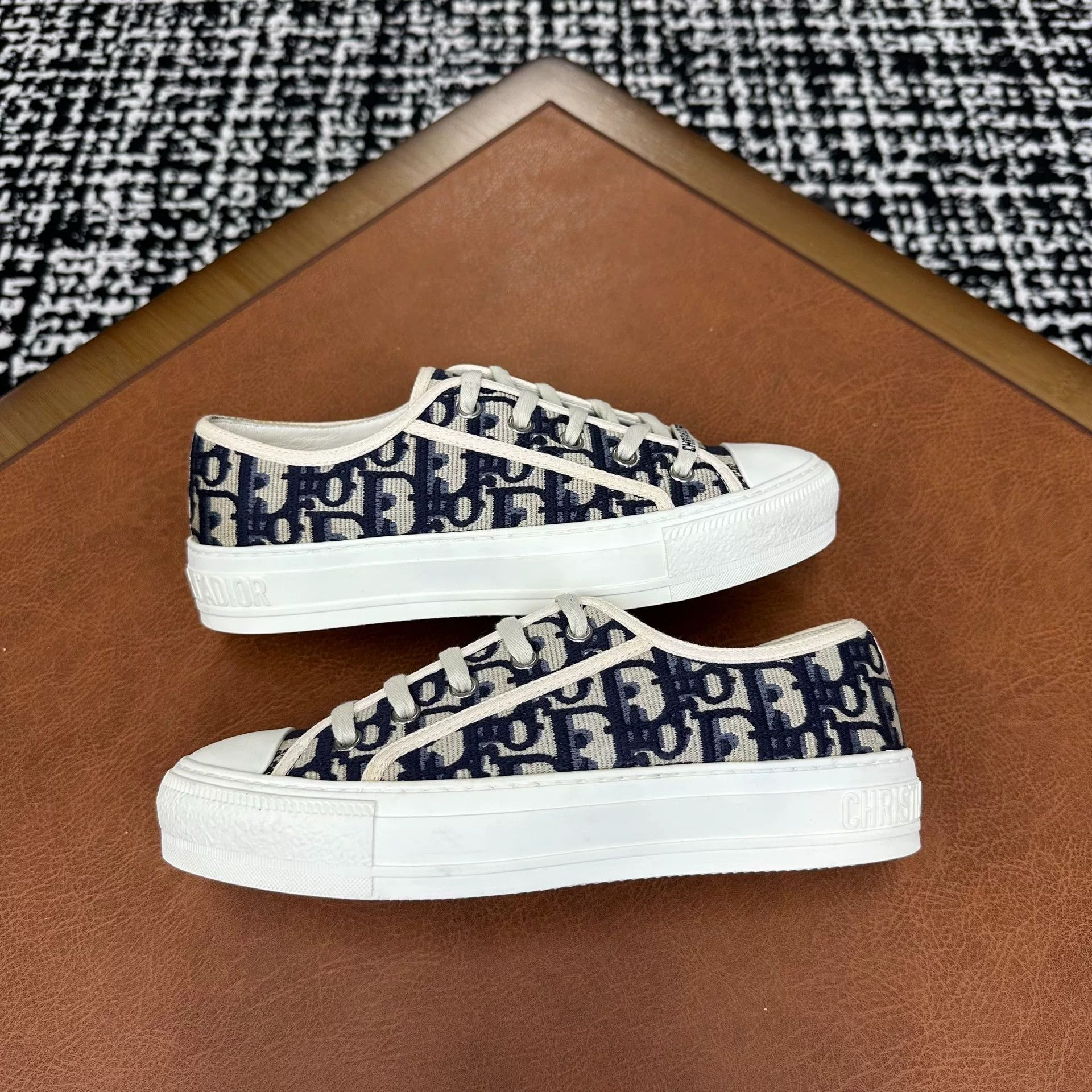 Dior Dior Retro Embroidered Lowtop Sneakers it_36-5 Women Size US 6.5 / IT 36.5 - 5 Thumbnail