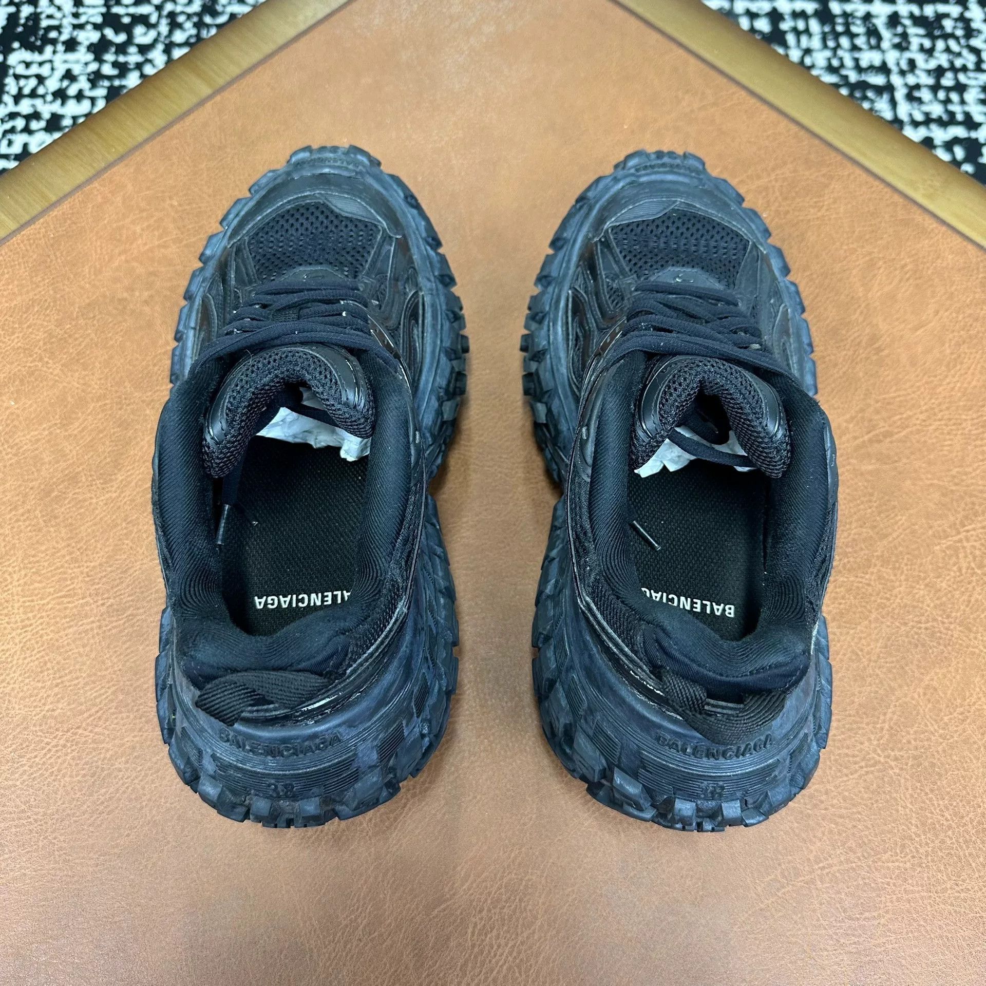 Balenciaga Balenciaga Black Lowtop Sneakers it_38 Women Size US 8 / IT 38 - 4 Thumbnail