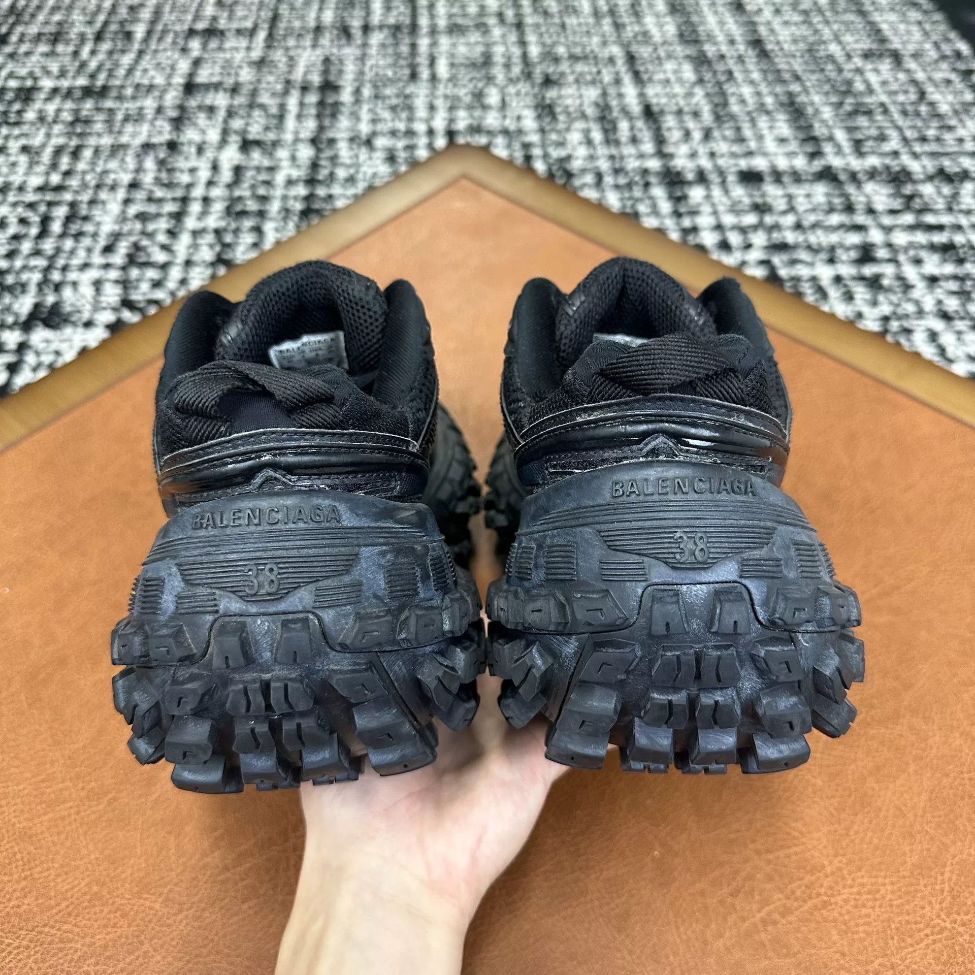 Balenciaga Balenciaga Black Lowtop Sneakers it_38 Women Size US 8 / IT 38 - 3 Thumbnail