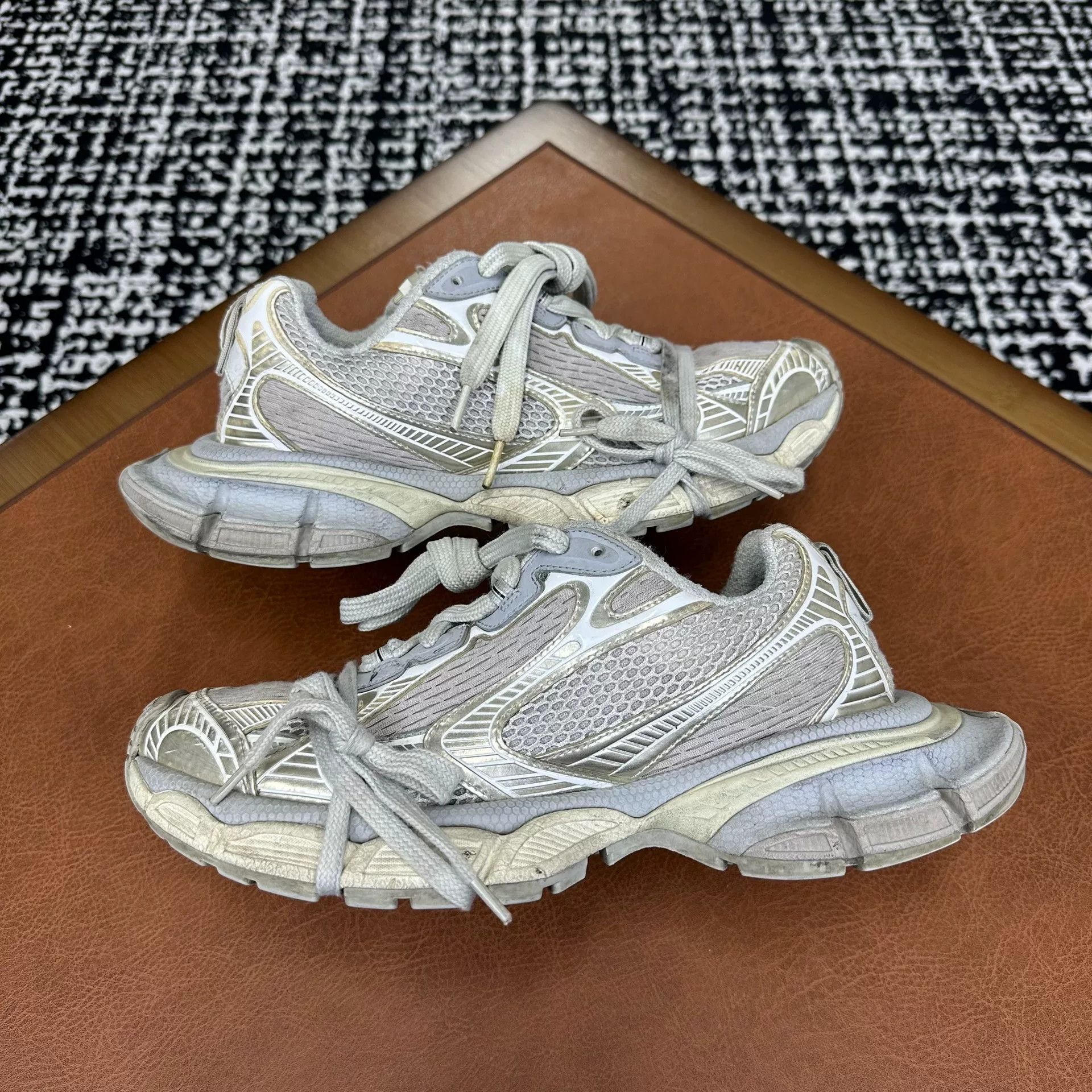 Balenciaga Balenciaga Mesh Beige Lowtop Sneakers 7 Men Size US 7 / EU 40 - 6 Thumbnail