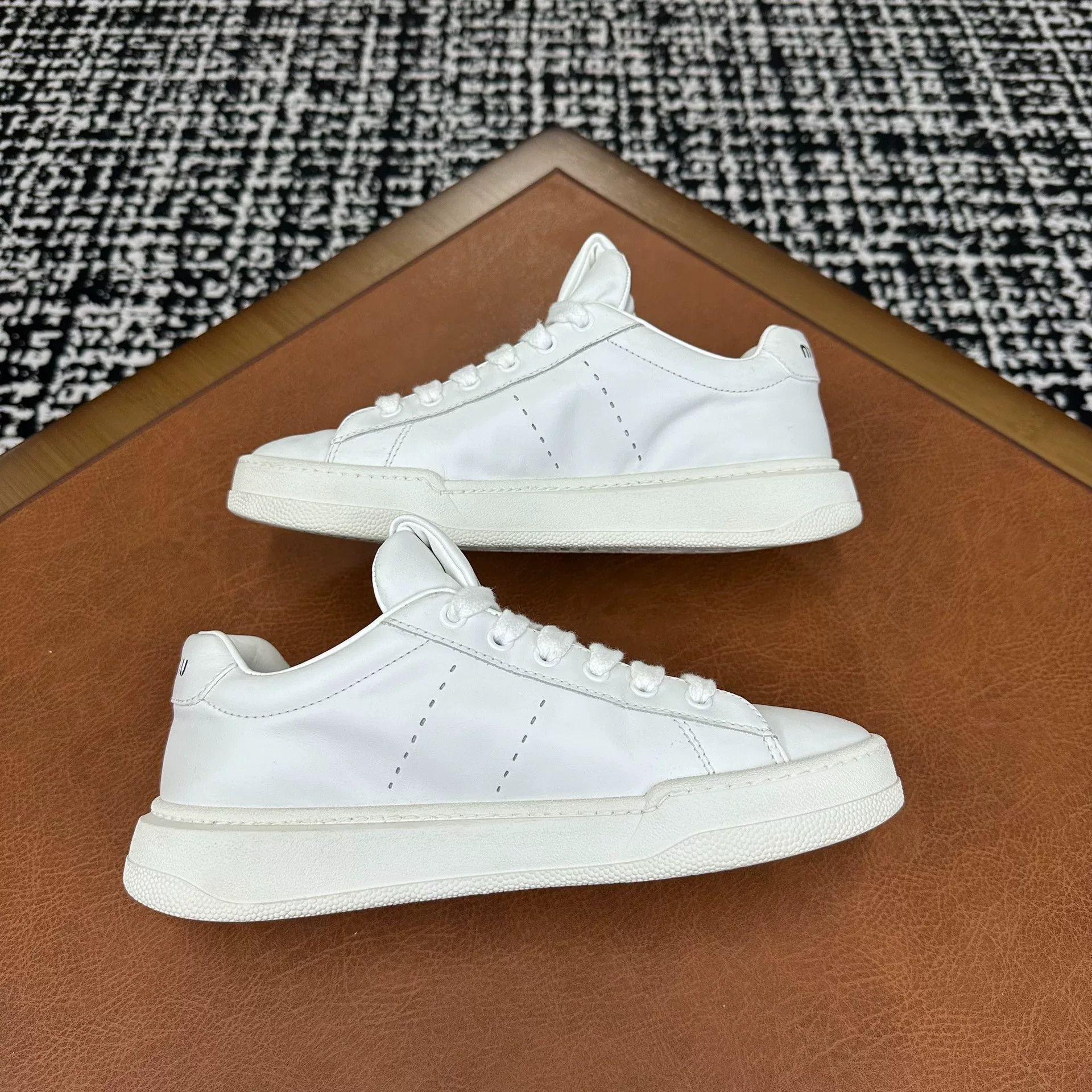 Miu Miu Miu Miu Leather White Lowtop Sneakers it_37 Women Size US 7 / IT 37 - 7 Thumbnail