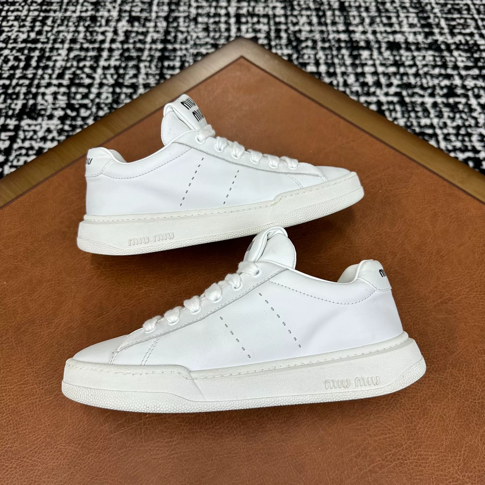 Miu Miu Miu Miu Leather White Lowtop Sneakers it_37 Women Size US 7 / IT 37 - 6 Thumbnail