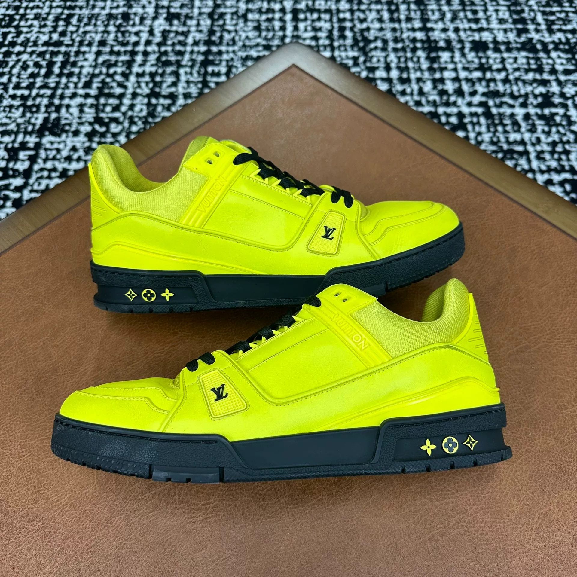 Louis Vuitton Louis Vuitton Training Yellow Lowtop Sneakers 9 Men Size US 9 / EU 42 - 6 Thumbnail