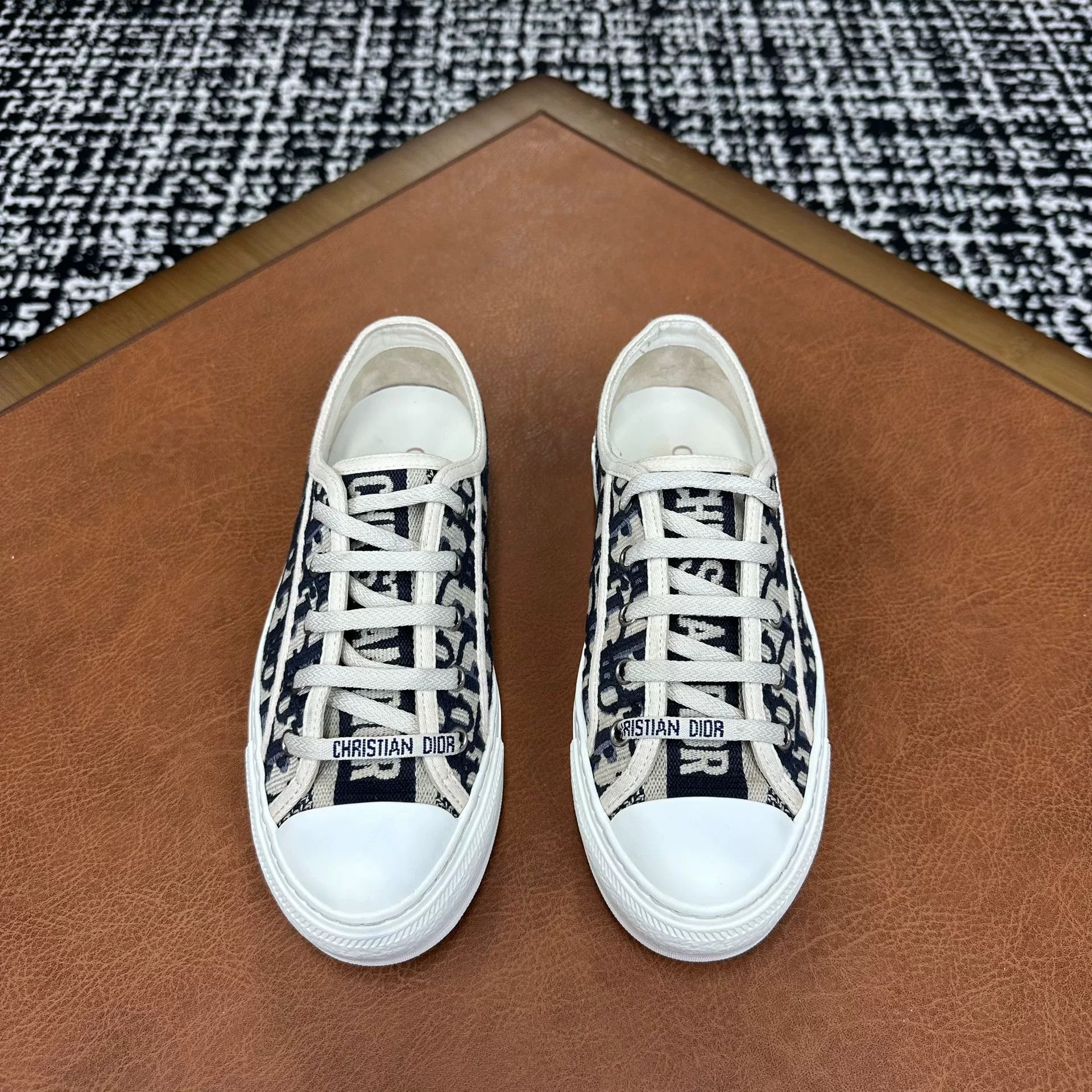 Miu Miu Miu Miu White Lowtop Sneakers it_36-5 Women Size US 6.5 / IT 36.5 - 2 Thumbnail