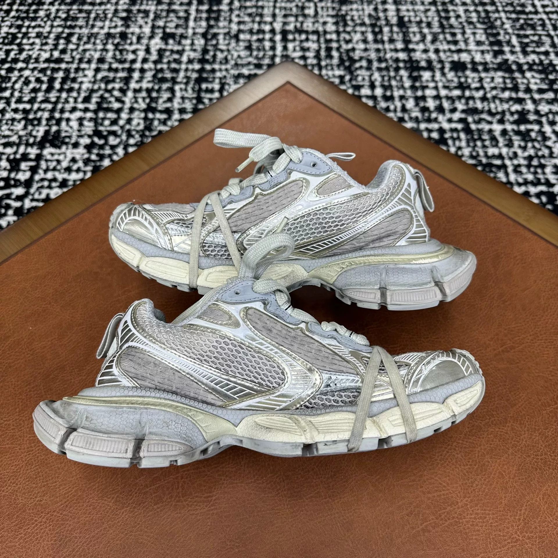 Balenciaga Balenciaga Mesh Beige Lowtop Sneakers it_37 Women Size US 7 / IT 37 - 6 Thumbnail