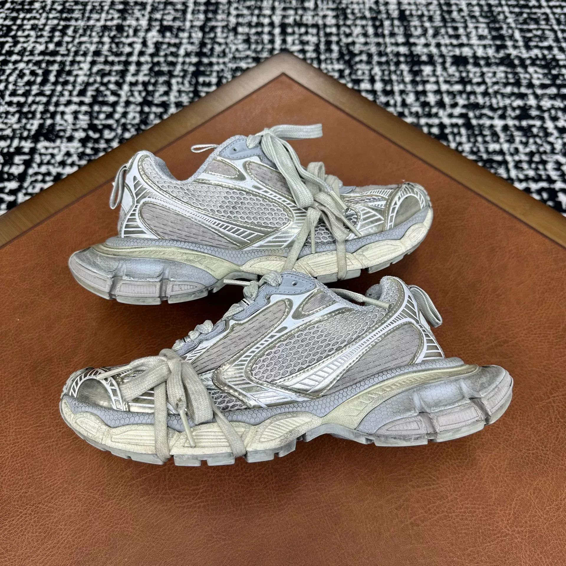 Balenciaga Balenciaga Mesh Beige Lowtop Sneakers it_37 Women Size US 7 / IT 37 - 5 Thumbnail