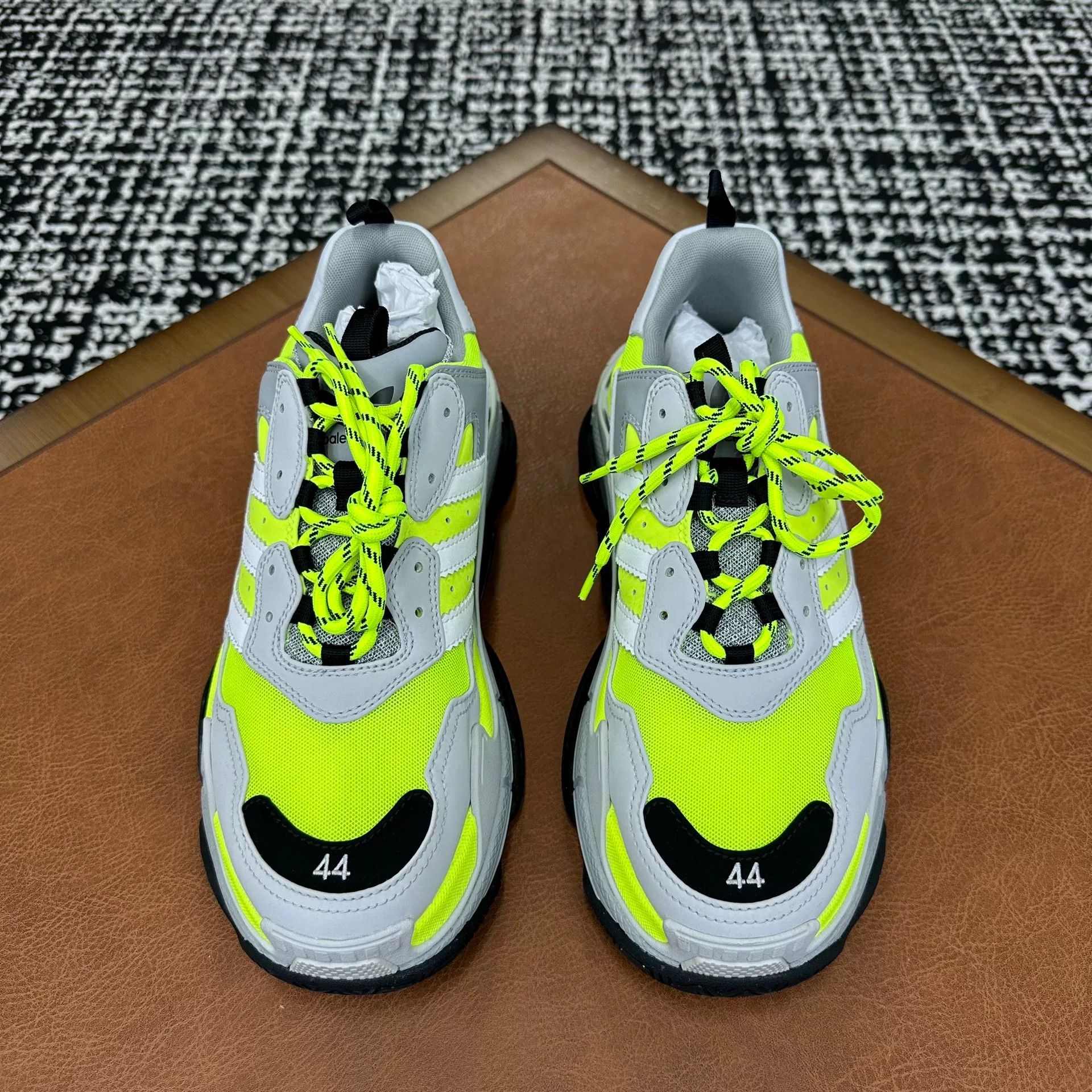 Balenciaga Balenciaga Multi Lowtop Sneakers 11 Men Size US 11 / EU 44 - 2 Thumbnail