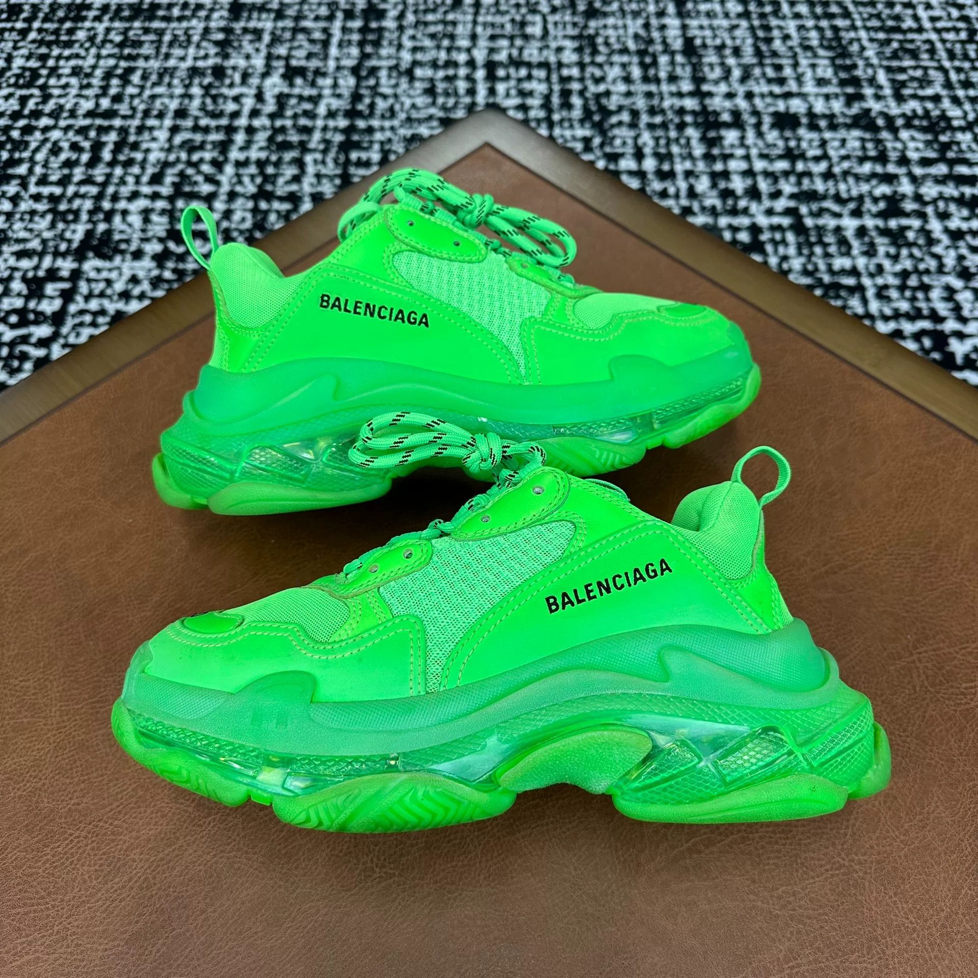 Balenciaga Balenciaga Green Lowtop Sneakers 7 Men Size US 7 / EU 40 - 4 Thumbnail