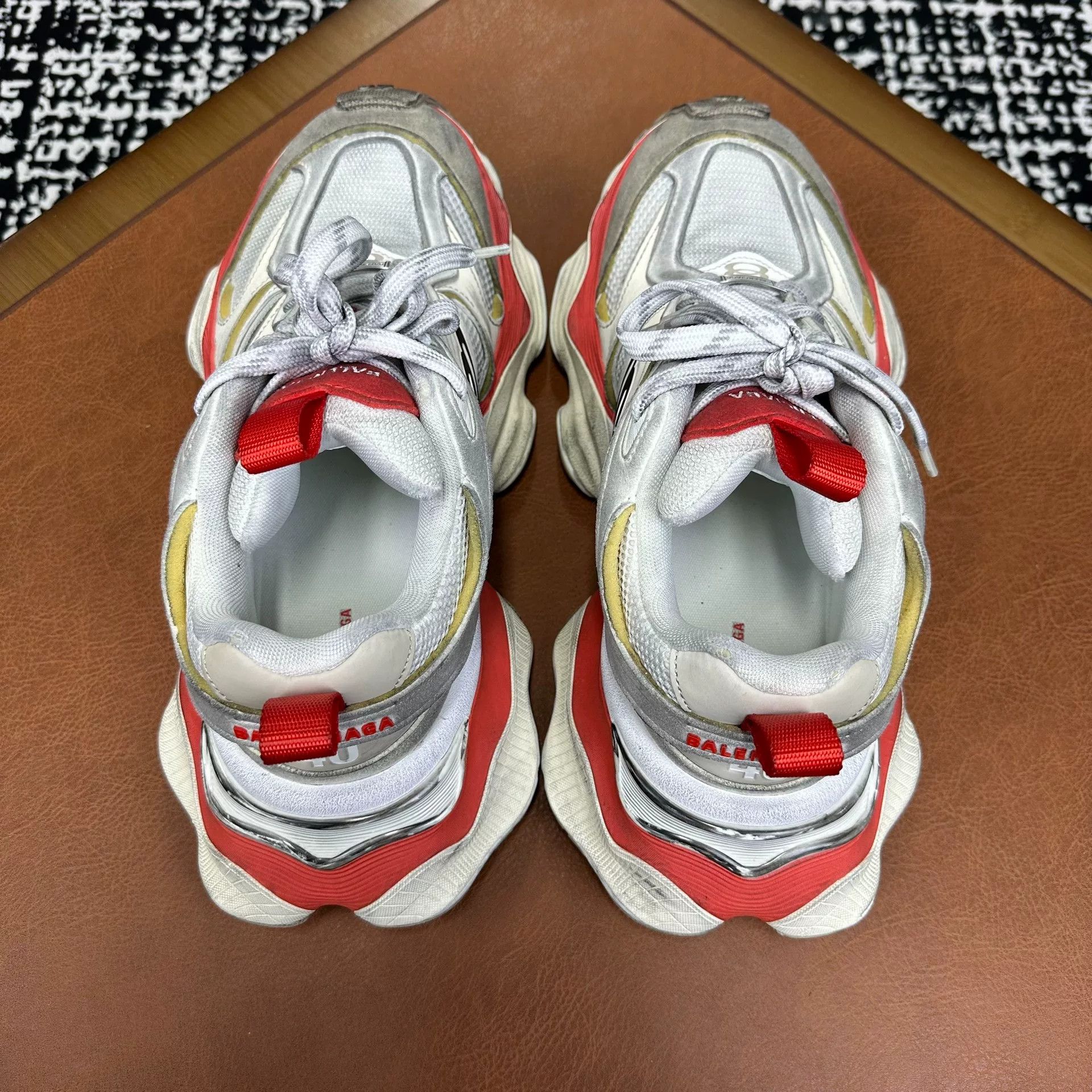 Balenciaga Balenciaga Cargo Red Lowtop Sneakers 7 Men Size US 7 / EU 40 - 4 Thumbnail