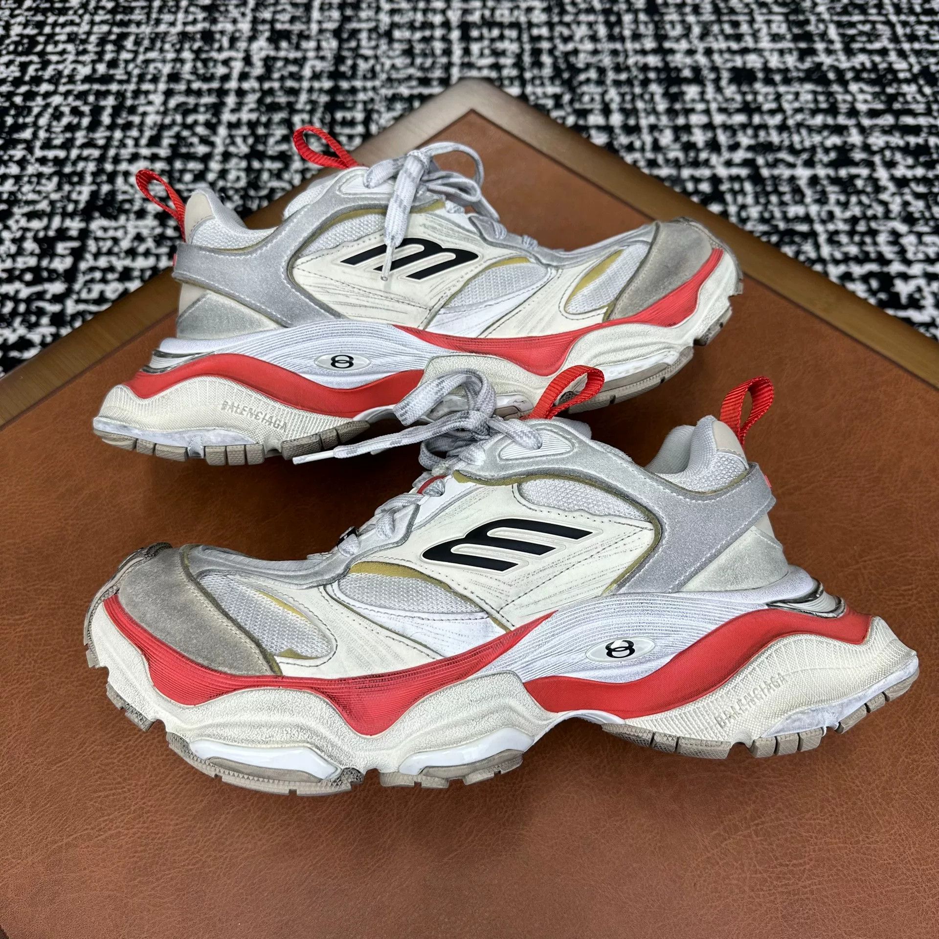 Balenciaga Balenciaga Cargo Red Lowtop Sneakers 7 Men Size US 7 / EU 40 - 5 Thumbnail