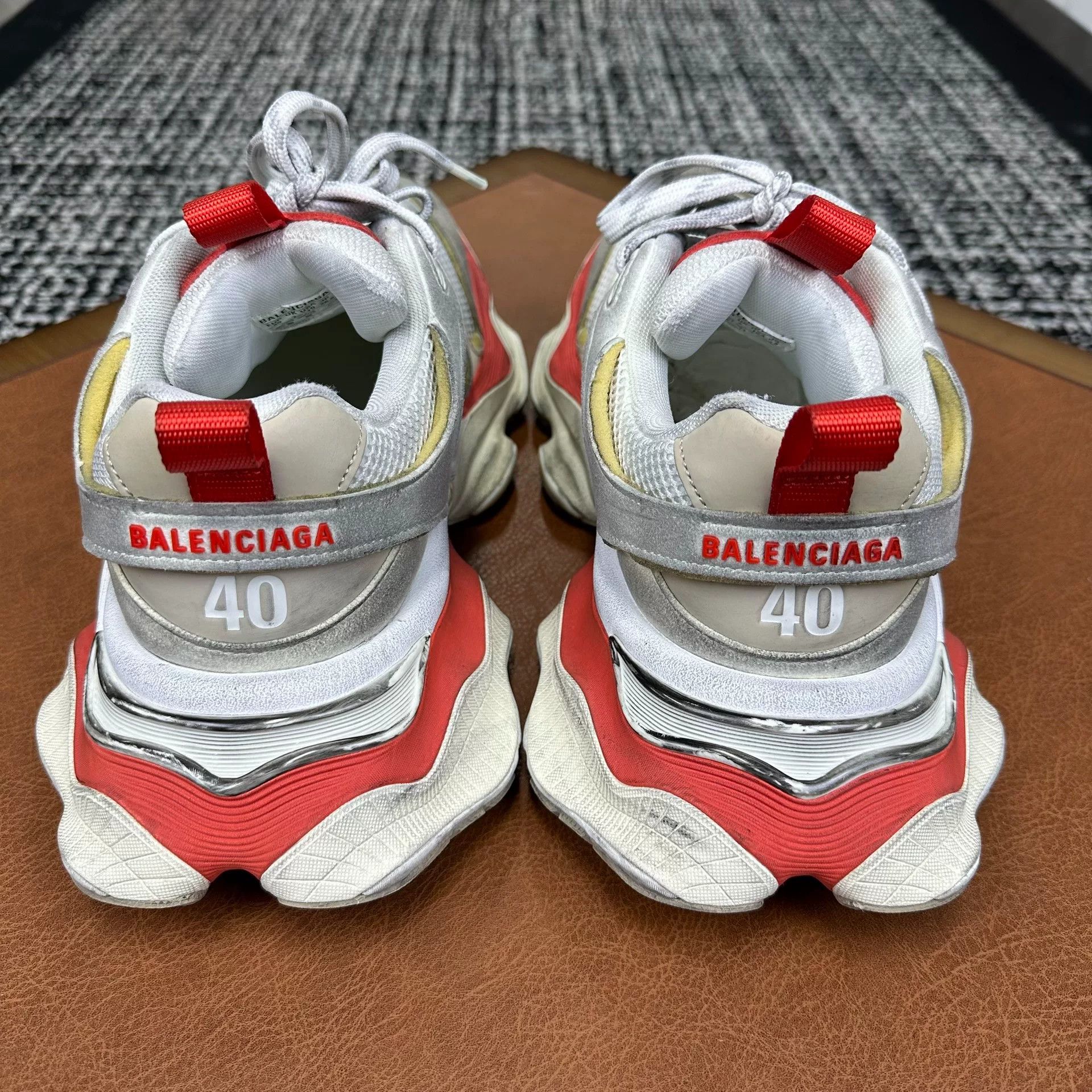 Balenciaga Balenciaga Cargo Red Lowtop Sneakers 7 Men Size US 7 / EU 40 - 3 Thumbnail