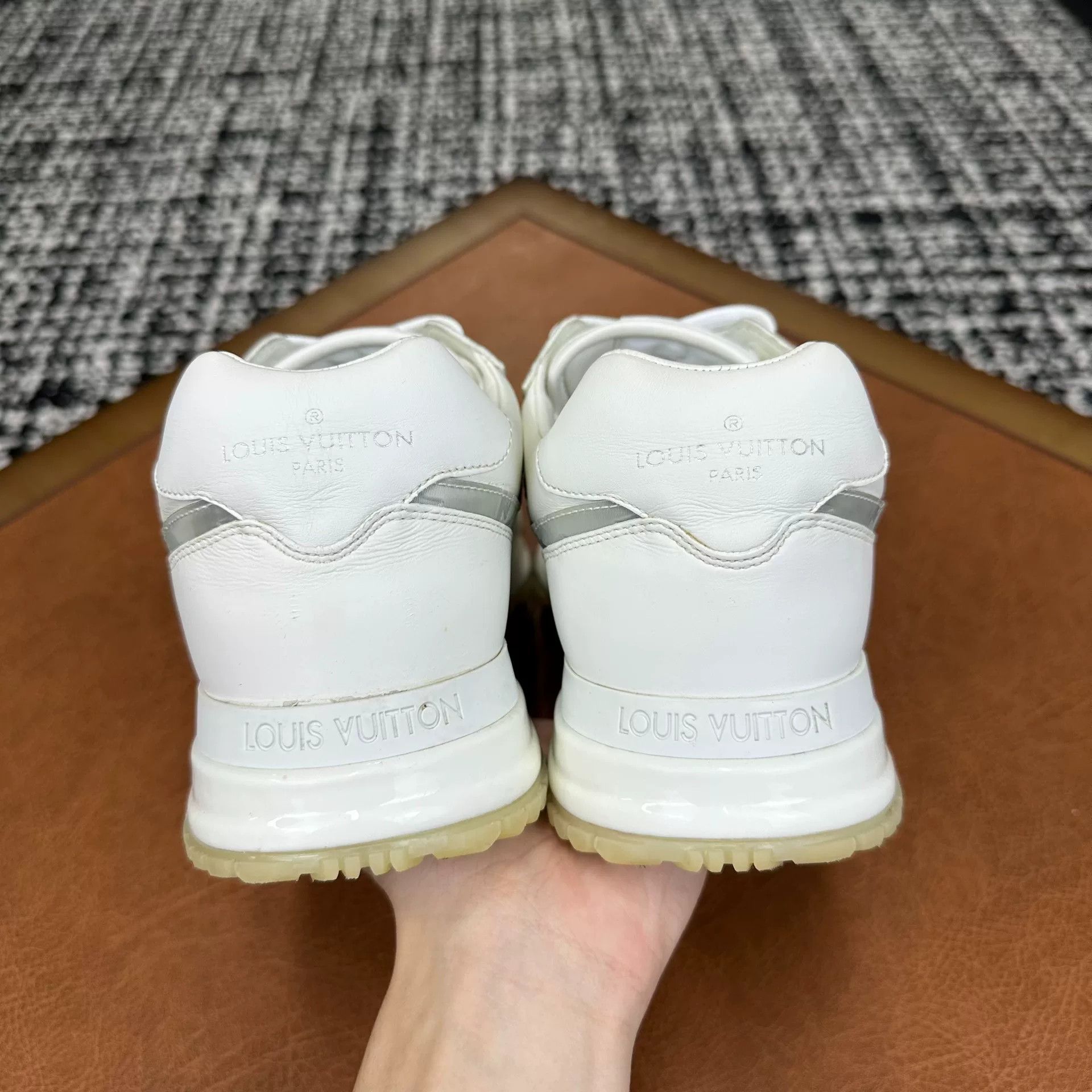 Louis Vuitton Louis Vuitton White Lowtop Sneakers 9 Men Size US 9 / EU 42 - 4 Thumbnail